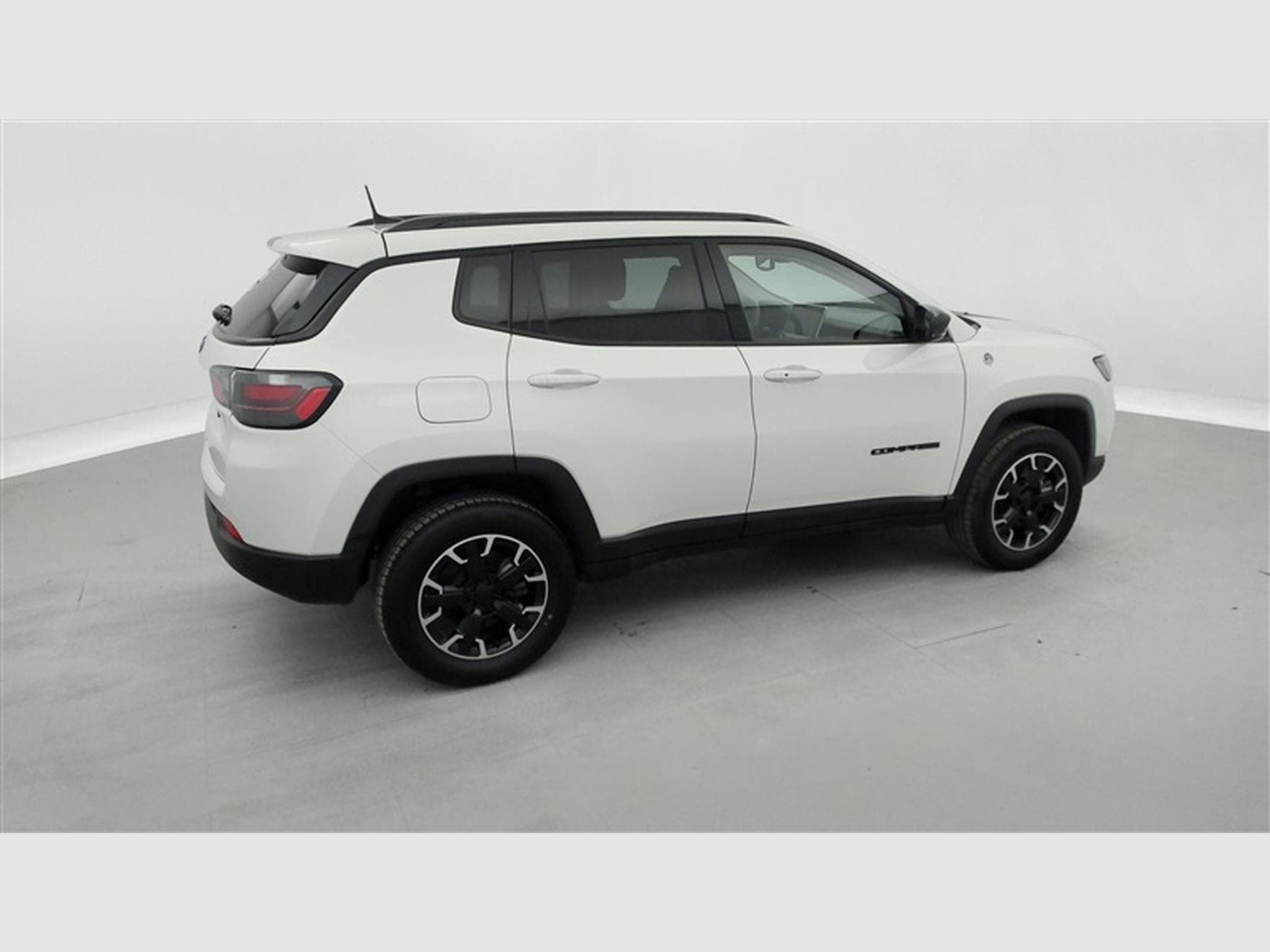 Jeep Compass PHEV 1.3 Turbo eAWD Trailhawk (2023) - Photo 25