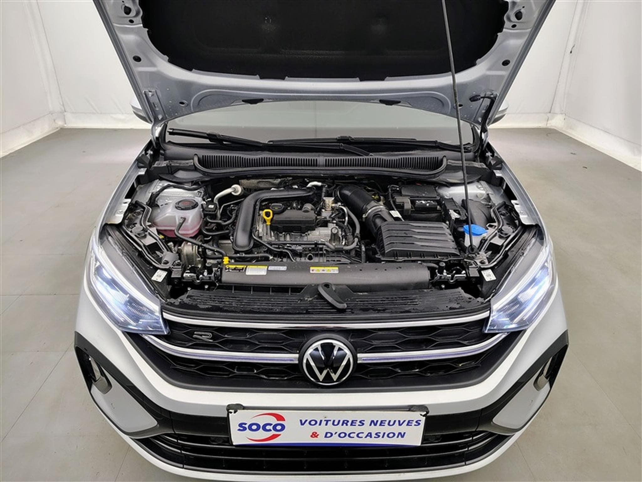 VW Taigo 1.0 TSI 115cv DSG R-Line CARPLAY / FULL LED / CAMERA / JA 18 (2025) - Photo 19