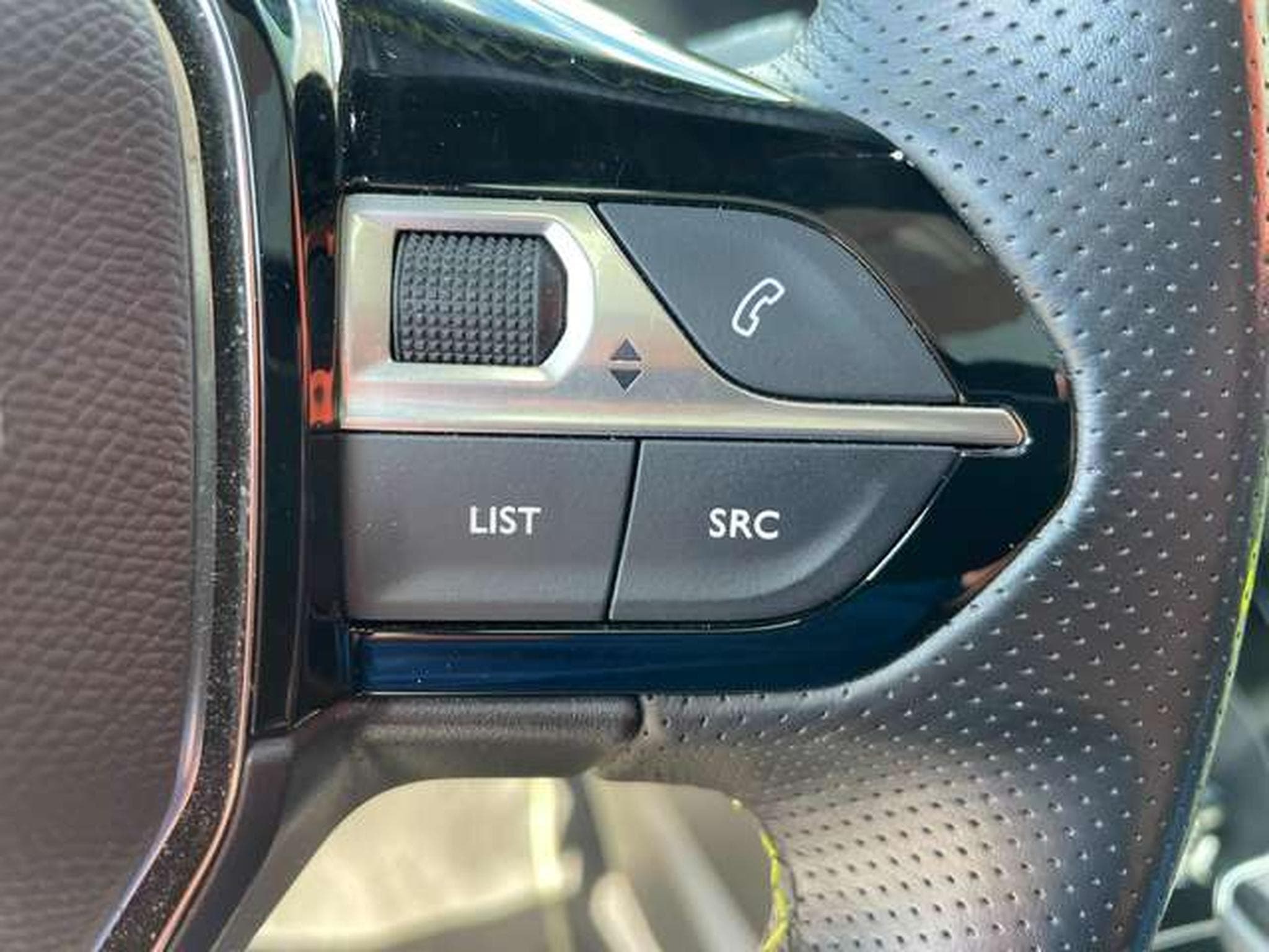 Peugeot 208 208 e 136 GT Pack GARANTIE JUSQU'A 36 MOIS (2022) - Photo 13