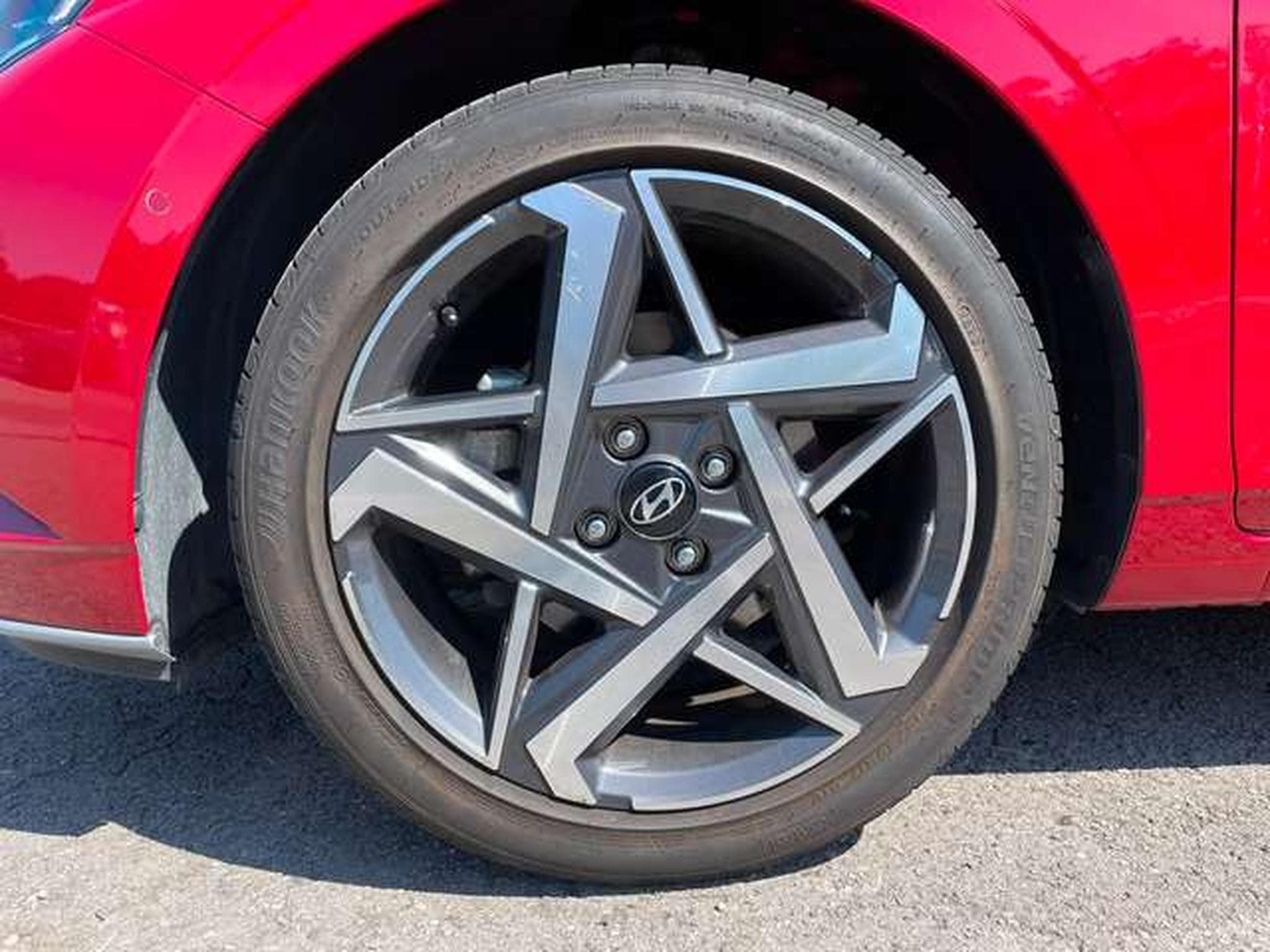 Hyundai i20 i20 1.0 T-GDI 7DCT Sky  GARANTIE JUSQU'A 36 MOIS (2024) - Photo 29
