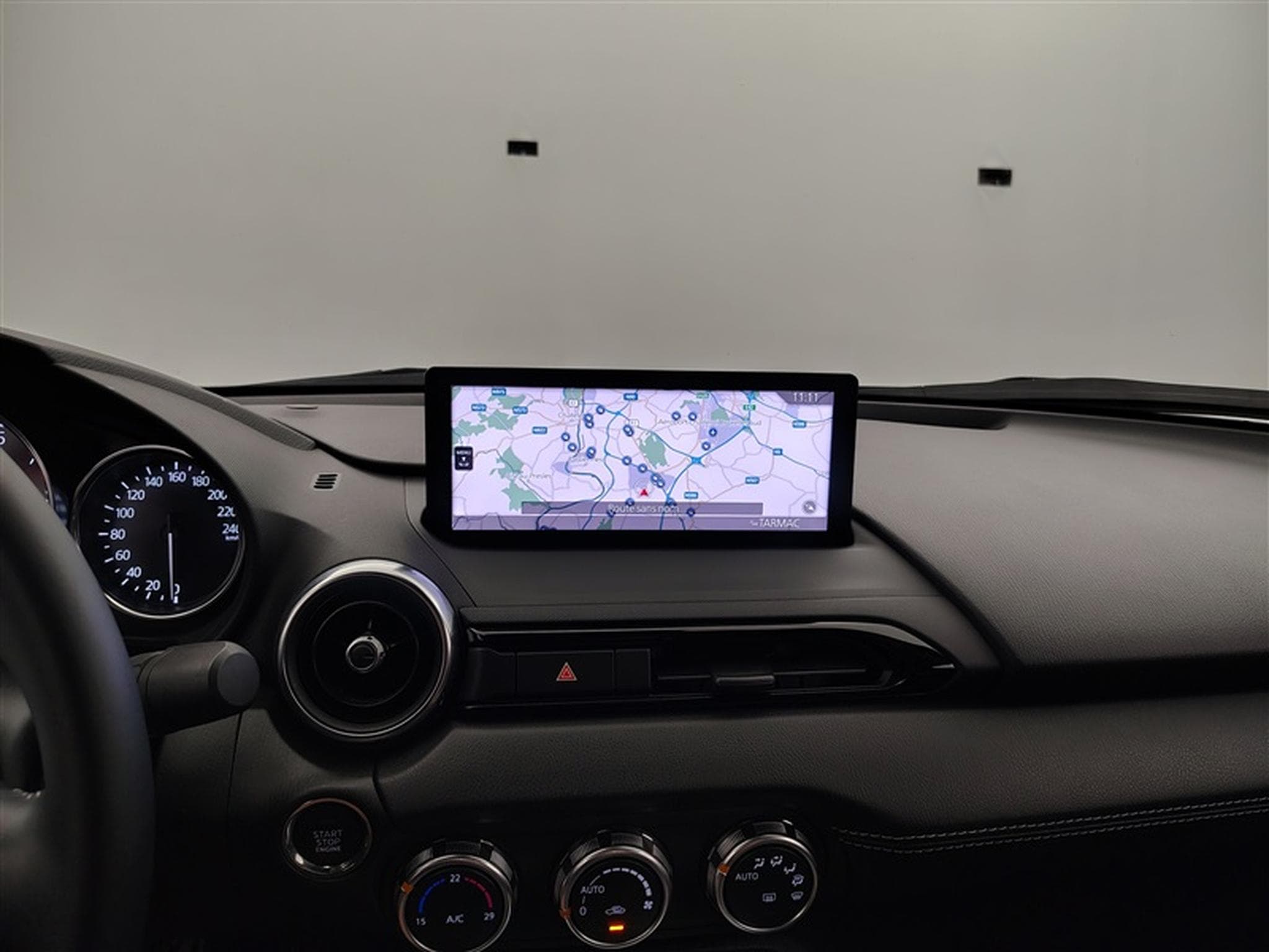 Mazda MX-5 1.5i Skyactiv-G Exclusive Line *NAVI/CUIR/FULL LED/CAM/JA16* (2024) - Photo 11