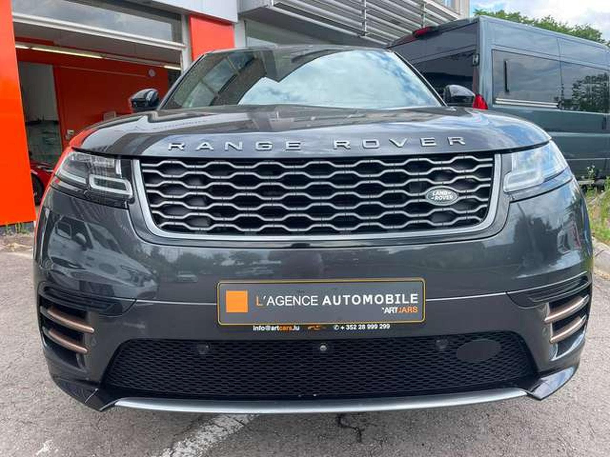 Land-Rover Range Rover Velar 2.0 R-Dynamic 4x4 Auto. (2022) - Photo 3