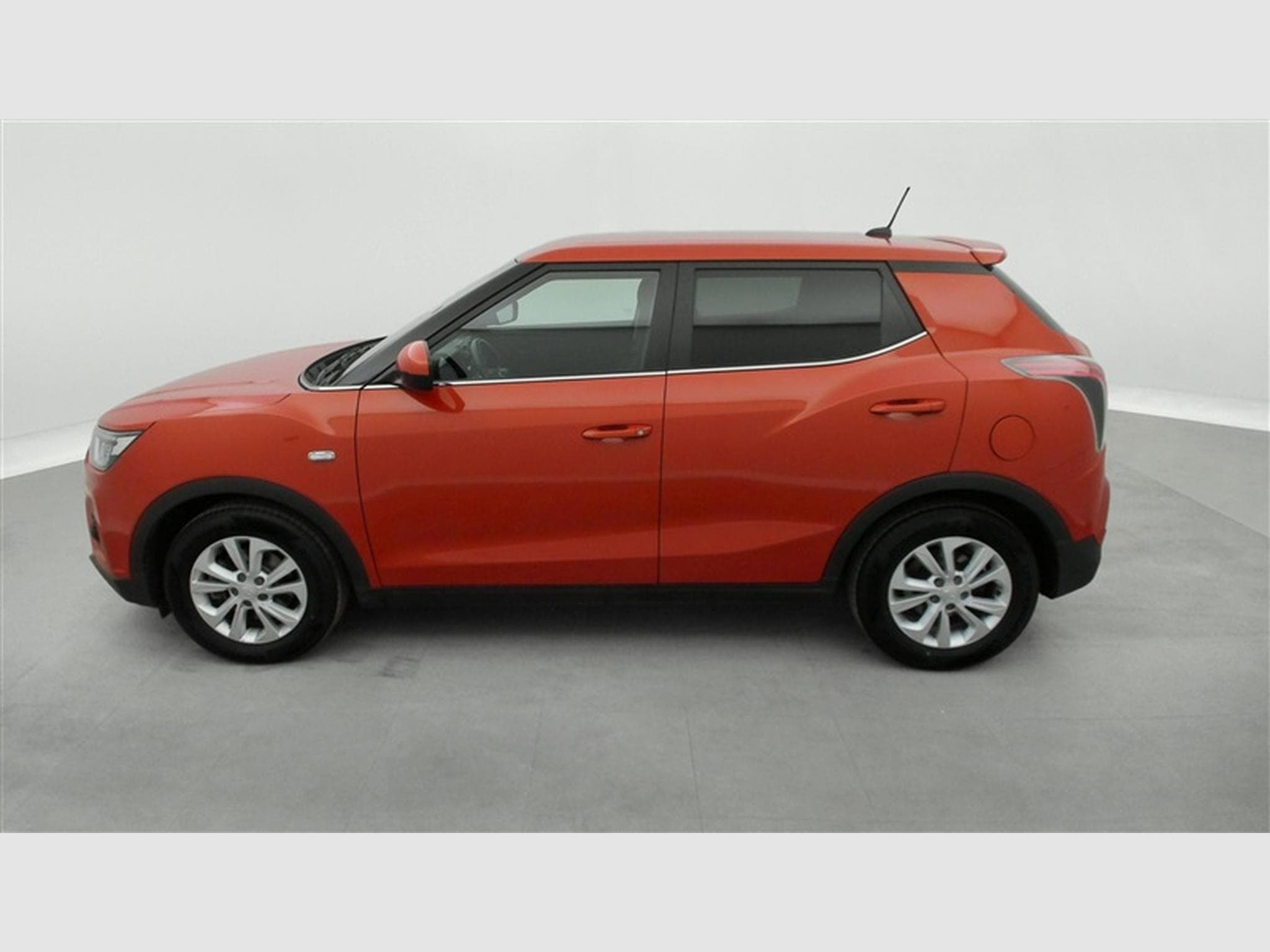 SsangYong Tivoli 1.5 T-GDI 2WD Amber (2021) - Photo 3
