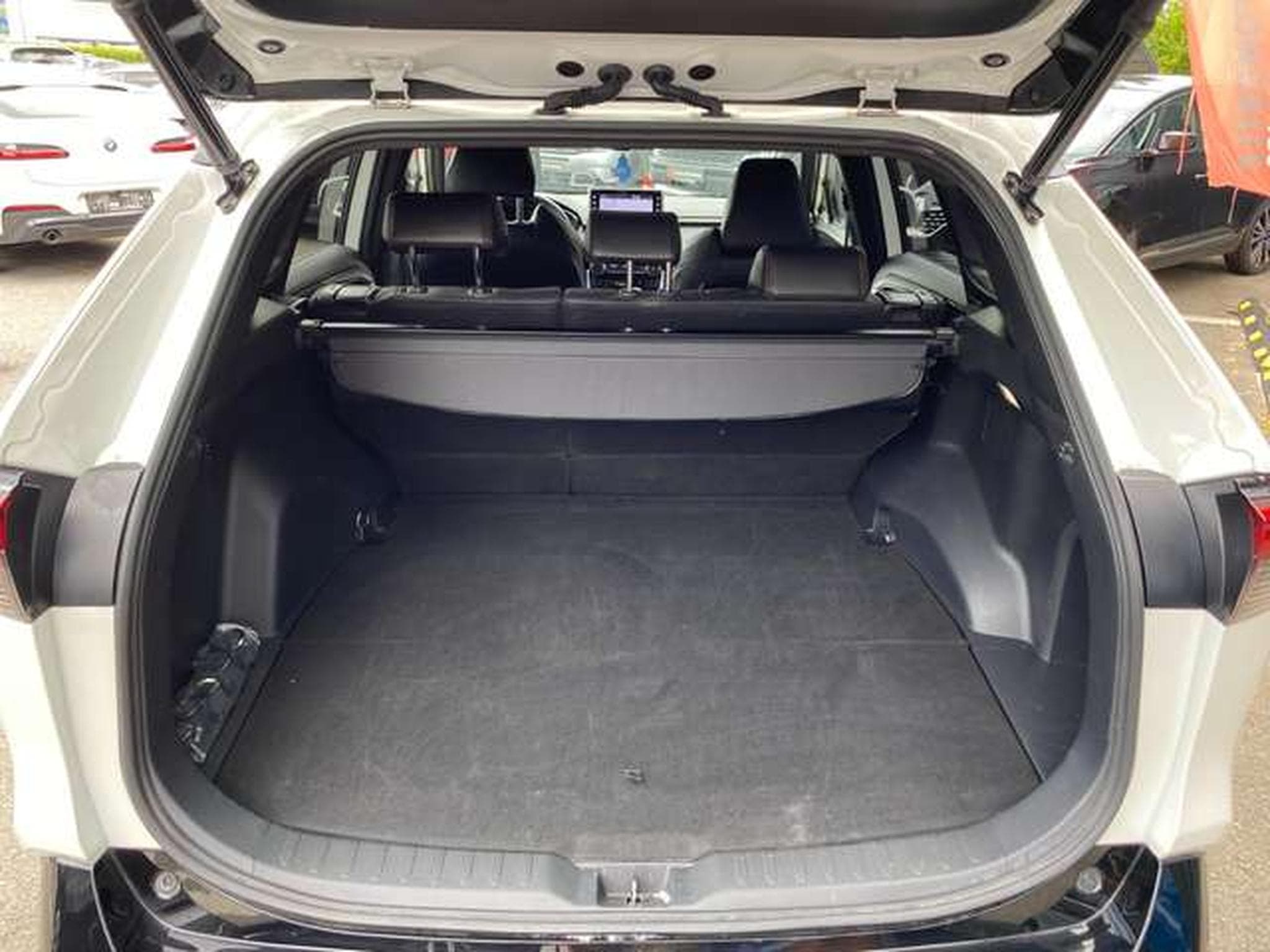 Suzuki Across Across PLUG-IN HYBRID (2022) - Photo 13