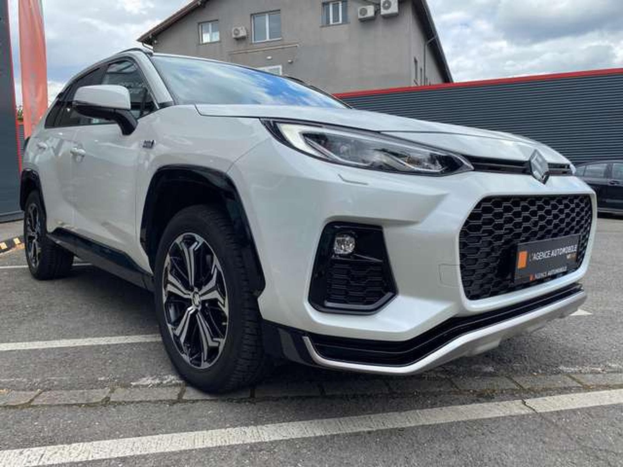 Suzuki Across Across PLUG-IN HYBRID (2022) - Photo 3