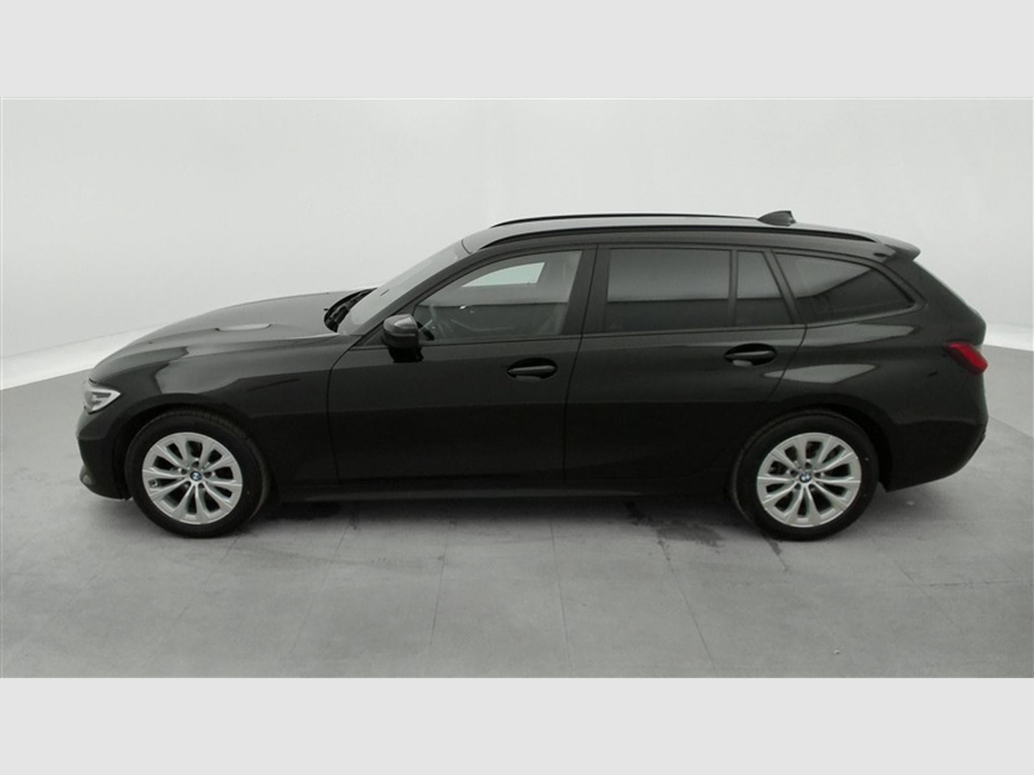 BMW 318 Touring 318 dA MHEV CUIR CHAUFF/CARPLAY/CAM (2021) - Photo 3