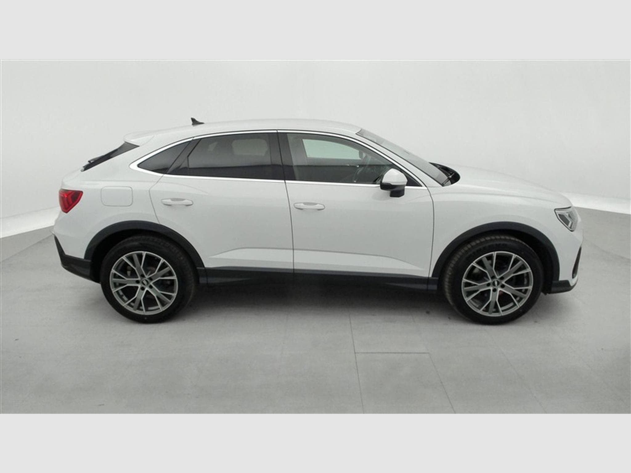 Audi Q3 Sportback 35 TFSI S-Tronic Sport CARPLAY / CAMERA / FULL LED (2021) - Photo 24