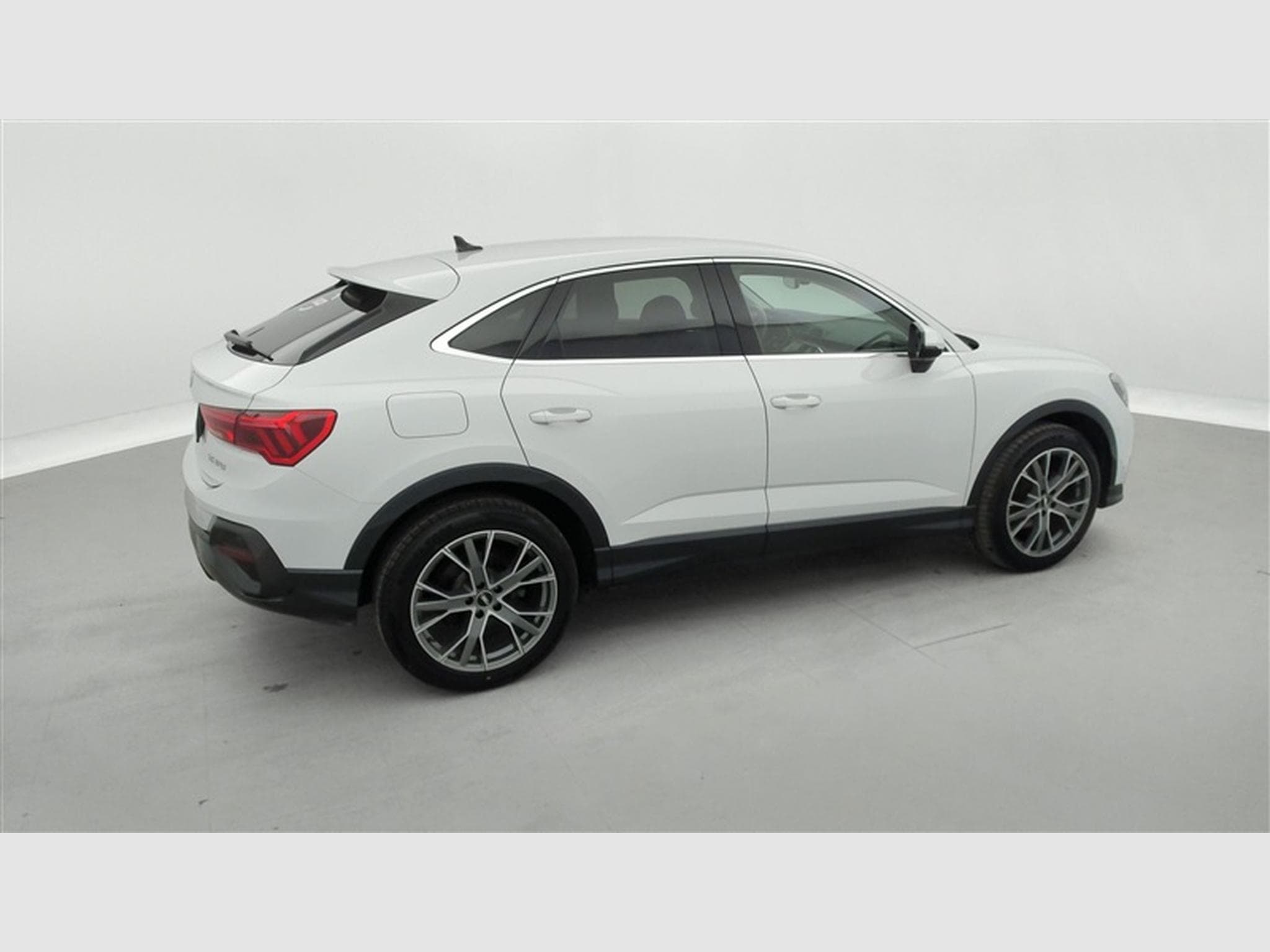 Audi Q3 Sportback 35 TFSI S-Tronic Sport CARPLAY / CAMERA / FULL LED (2021) - Photo 25