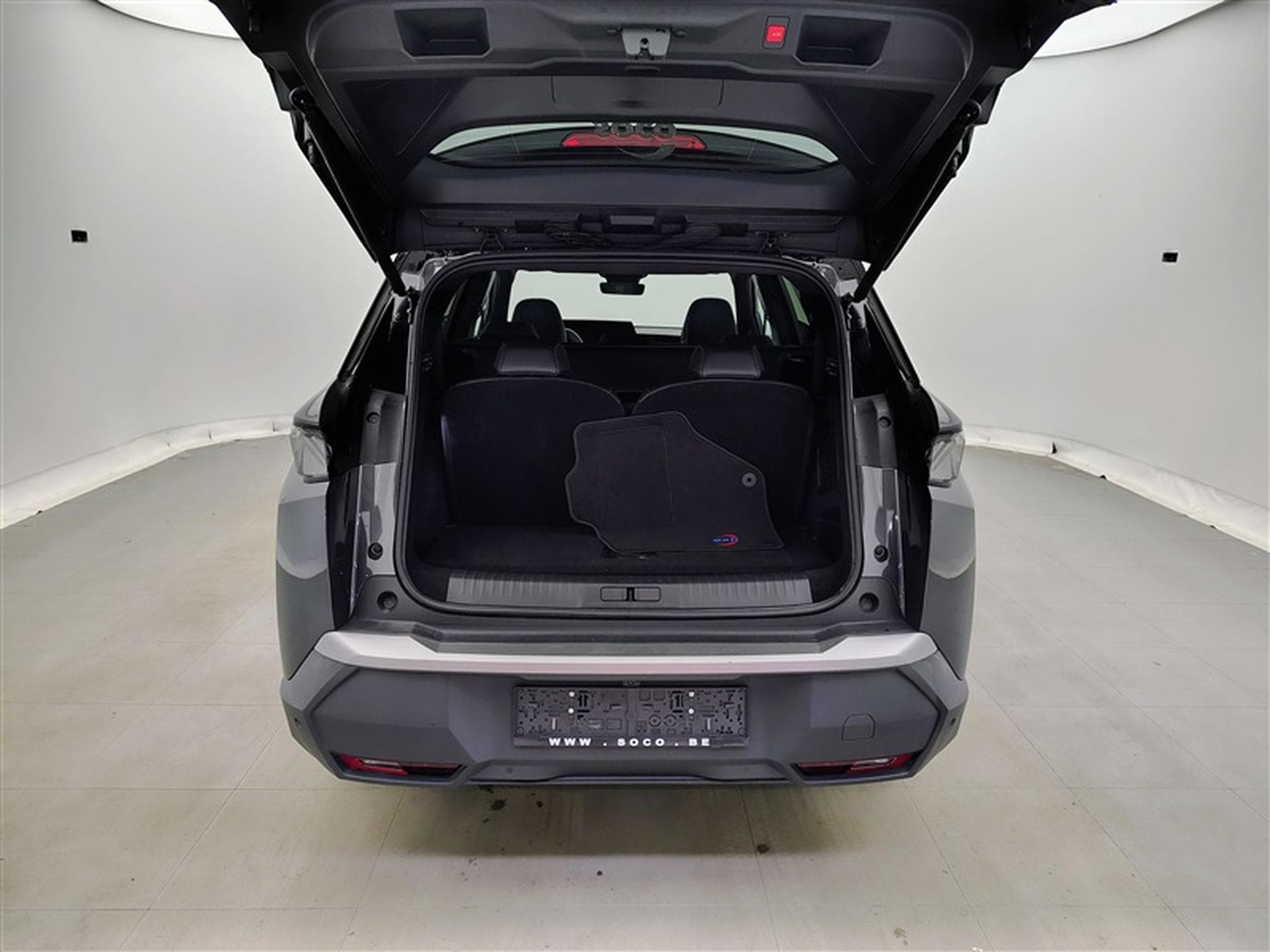 Peugeot 5008 1.2 Hybrid 145Cv e-DCS6 GT 7PL / NAVI / CARPLAY / CAMERA (2025) - Photo 14