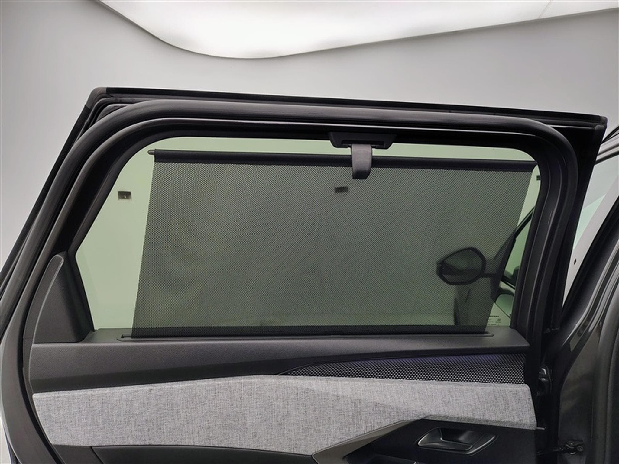Peugeot 5008 1.2 Hybrid 145Cv e-DCS6 GT 7PL / NAVI / CARPLAY / CAMERA (2025) - Photo 19