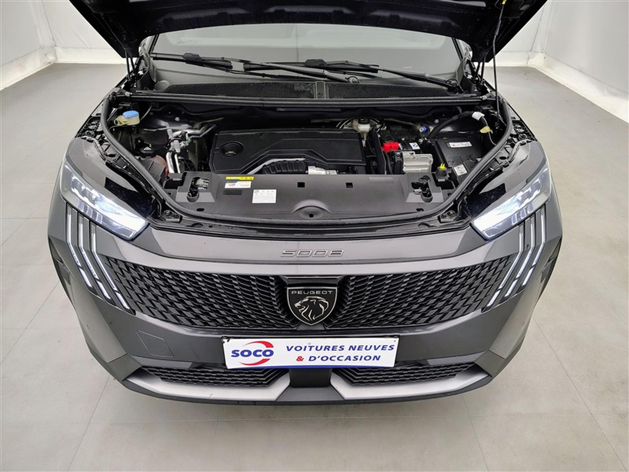 Peugeot 5008 1.2 Hybrid 145Cv e-DCS6 GT 7PL / NAVI / CARPLAY / CAMERA (2025) - Photo 21