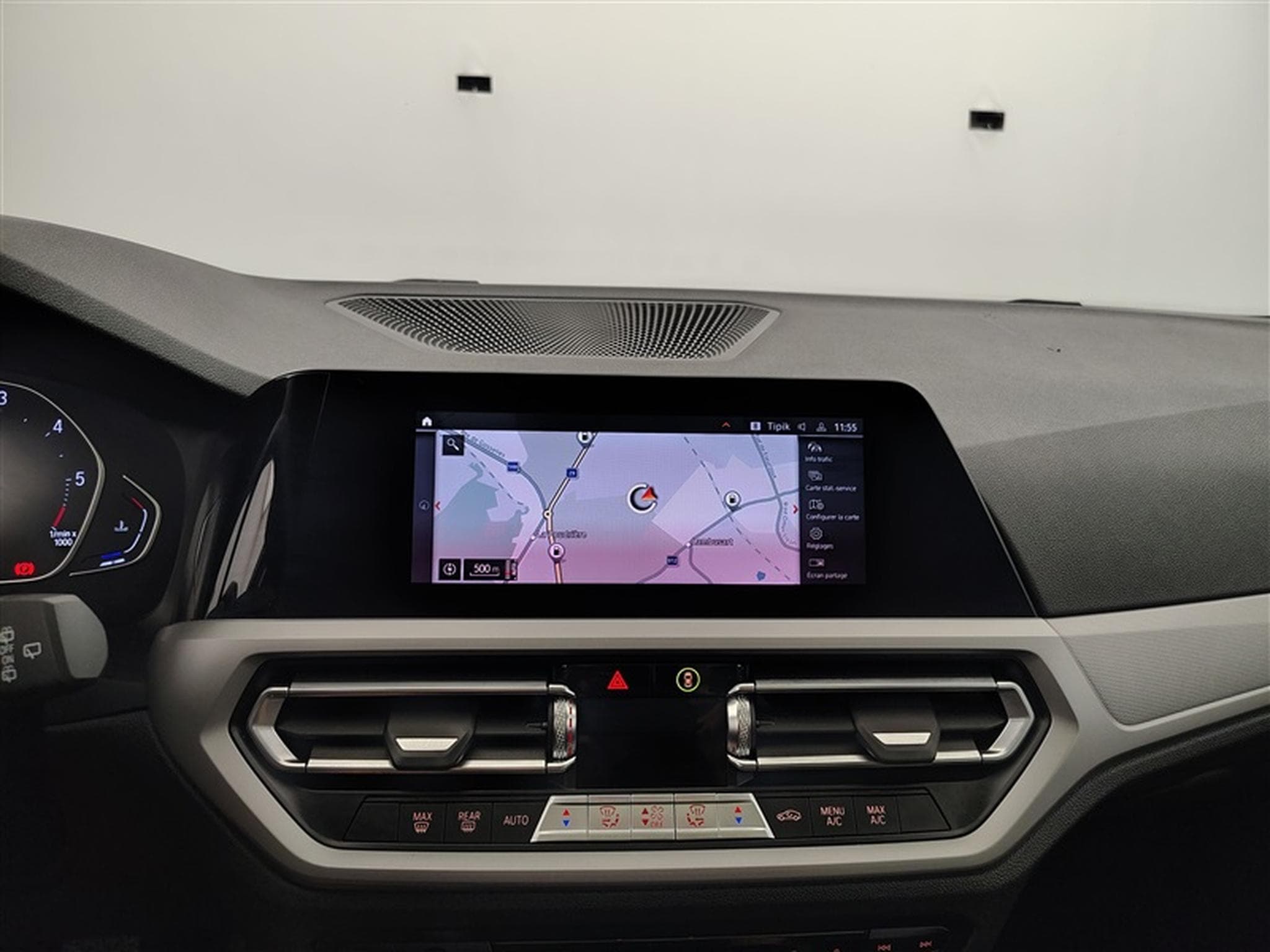 BMW 318 318 d Touring NAVI/TO PANO/FULL LED/JA17/PDC (2020) - Photo 11