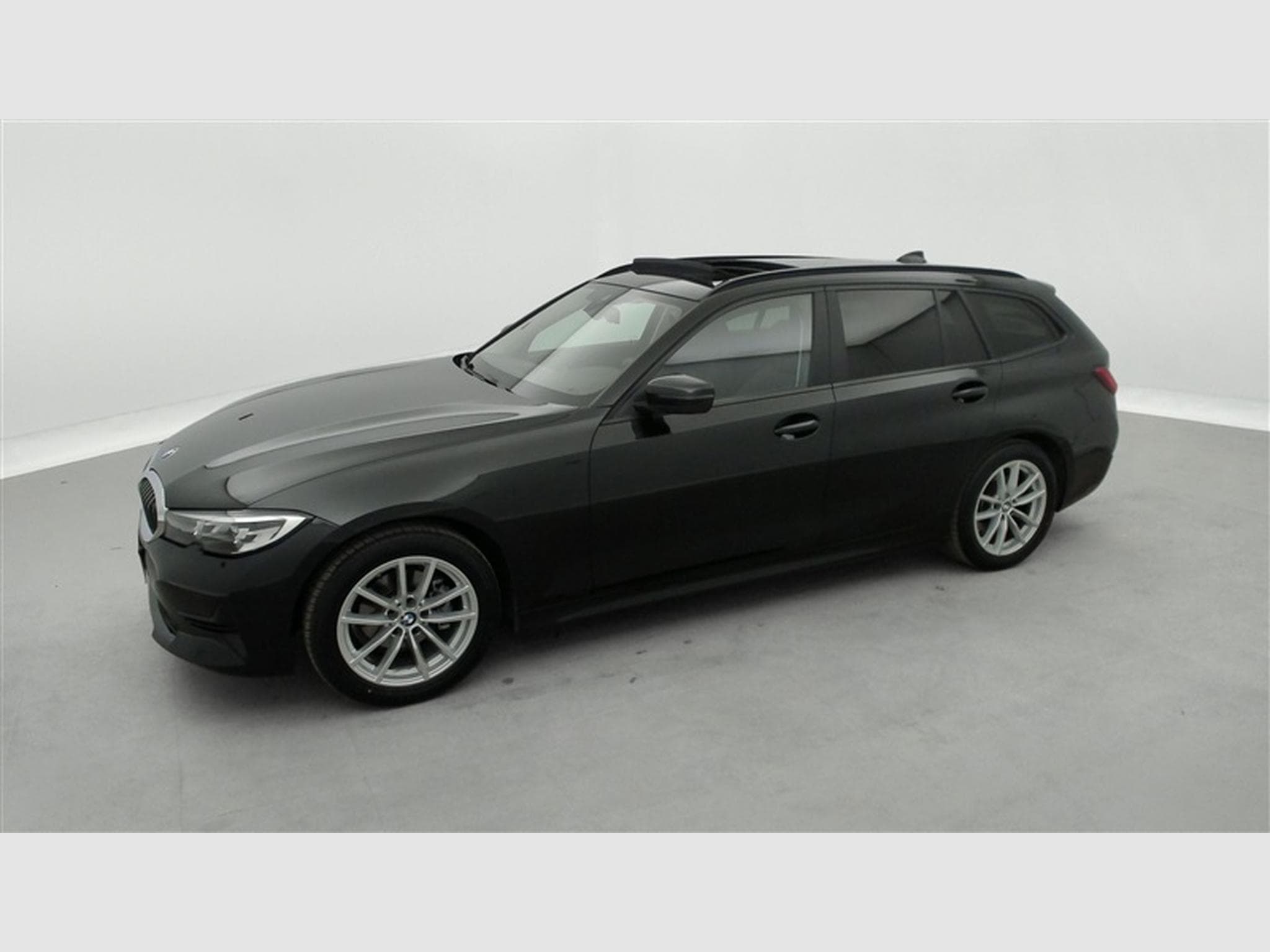 BMW 318 318 d Touring NAVI/TO PANO/FULL LED/JA17/PDC (2020) - Photo 24