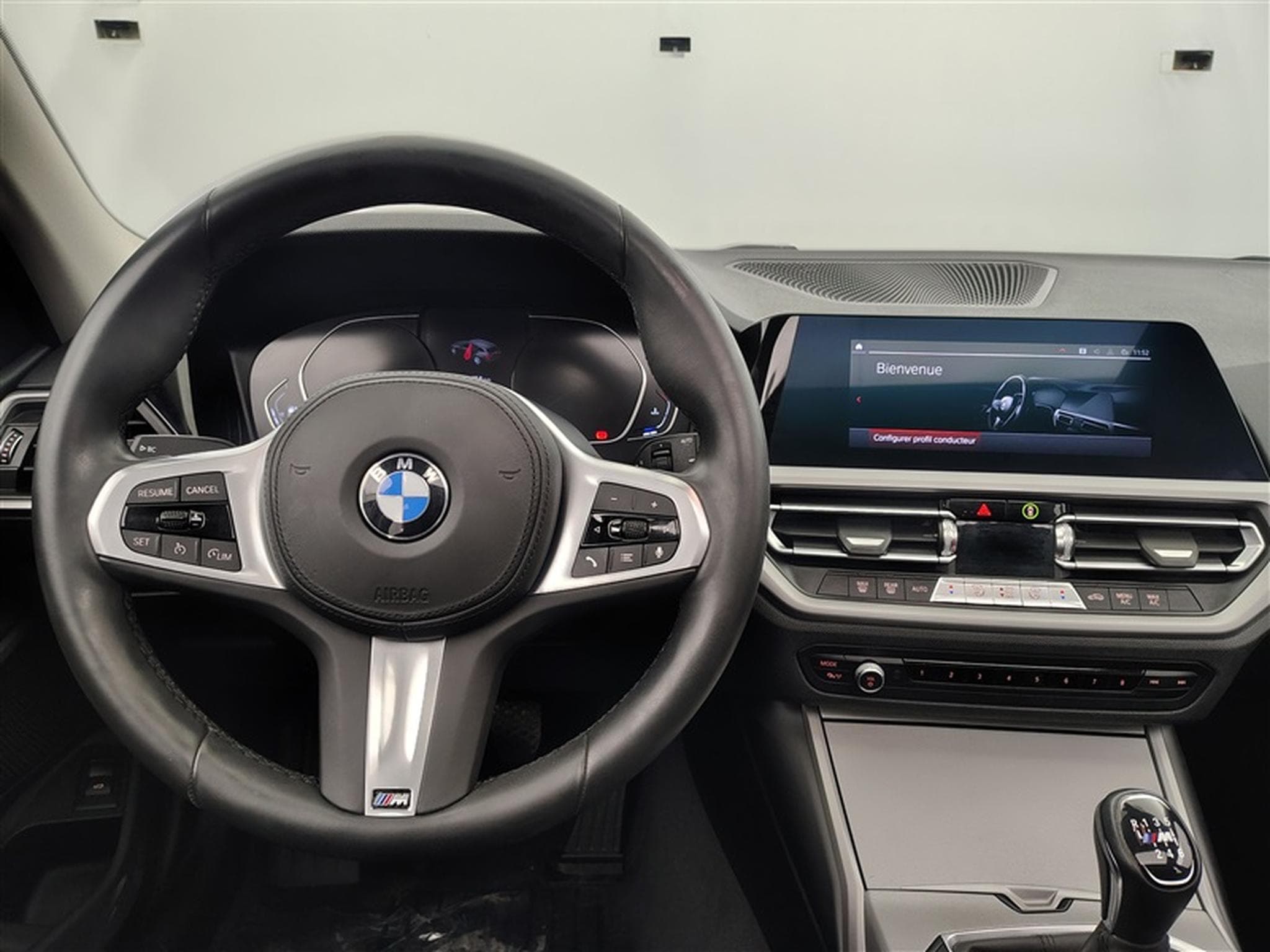 BMW 318 318 d Touring NAVI/TO PANO/FULL LED/JA17/PDC (2020) - Photo 9