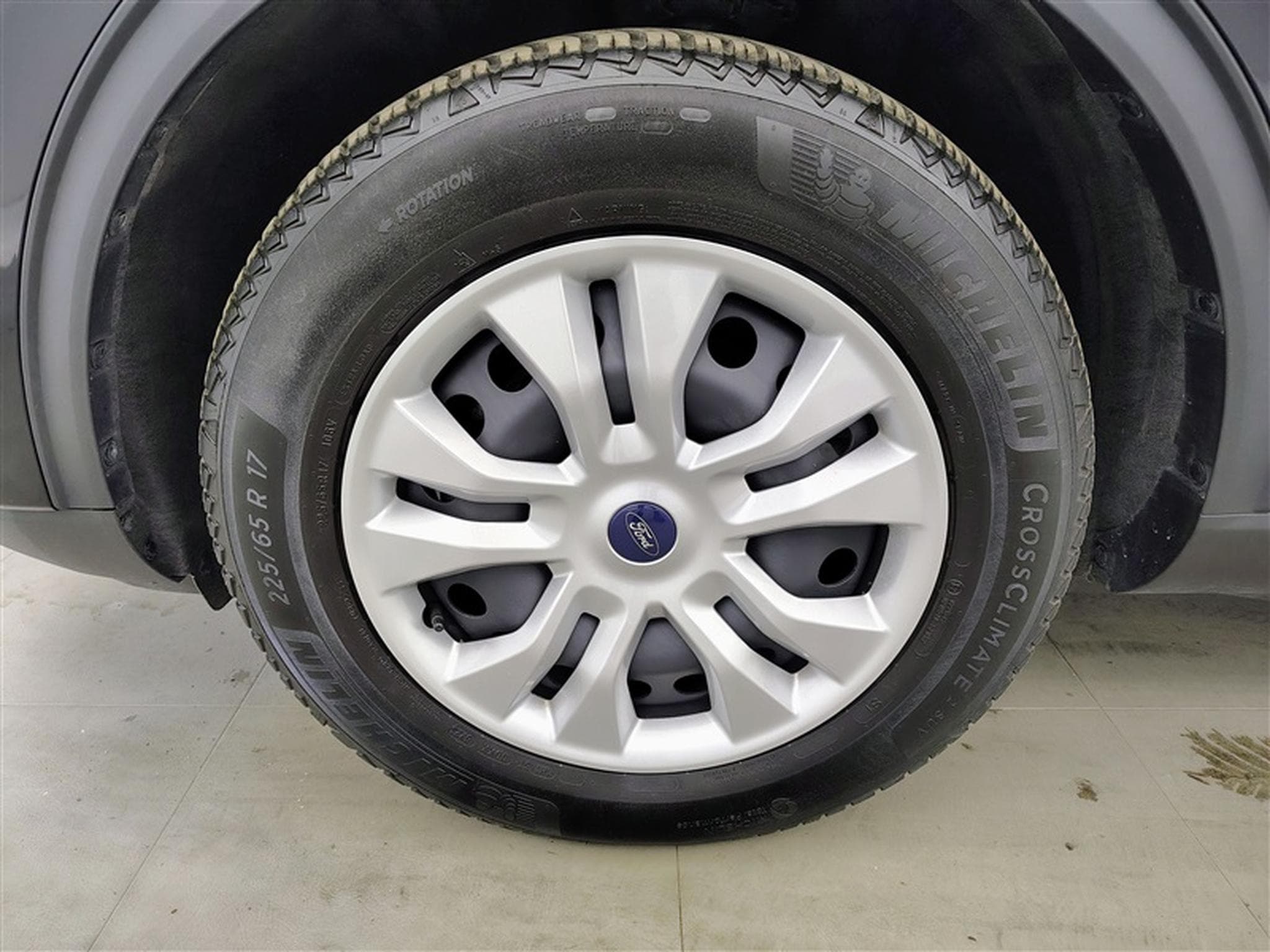 Ford Kuga 1.5 EcoBoost Connect NAVI / FULL LED / PDC AV+AR (2024) - Photo 6