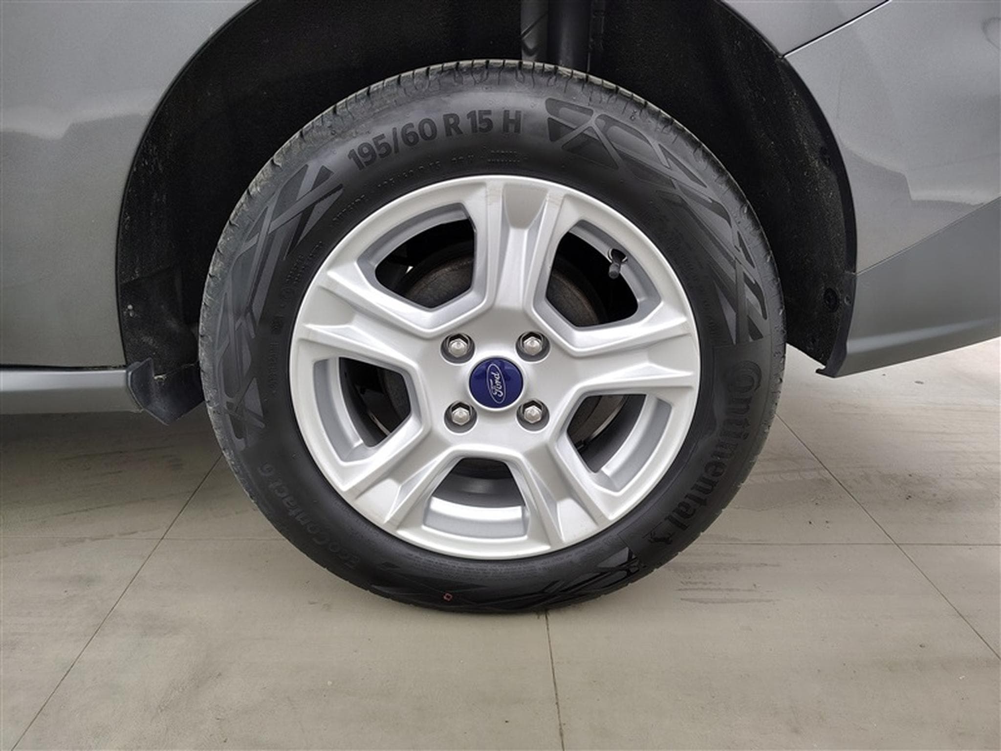 Ford Transit 1.5 TDCi 100cv Limited NAVI / PDC AV+AR / JA 15" (2024) - Photo 6
