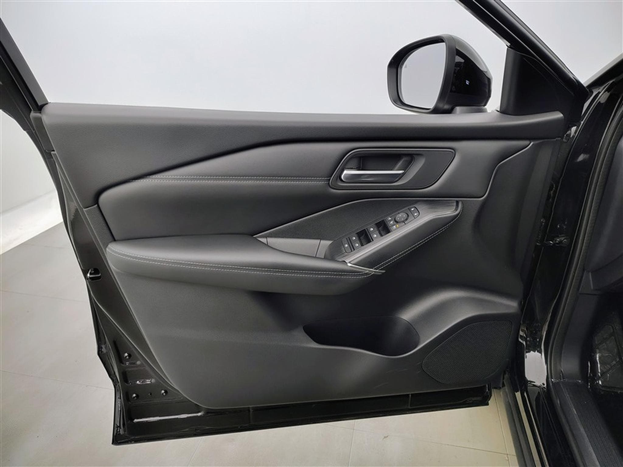 Nissan Qashqai e-Power 1.5 DIG-T CLIM/NAVI/CAMERA 360 (2023) - Photo 16