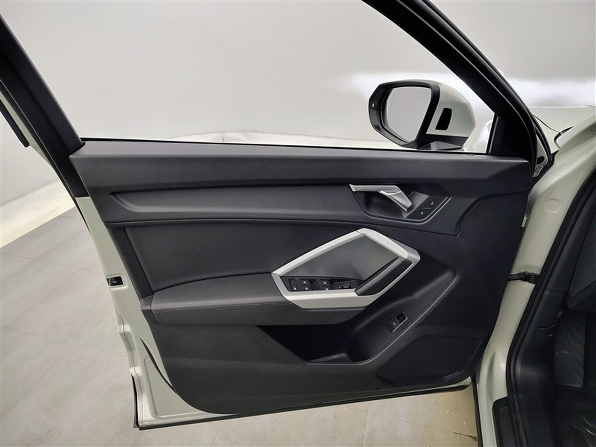 Audi Q3 Sportback 35 TFSI Design CUIR/NAVI/FULL LED/JA18 (2021) - Photo 17