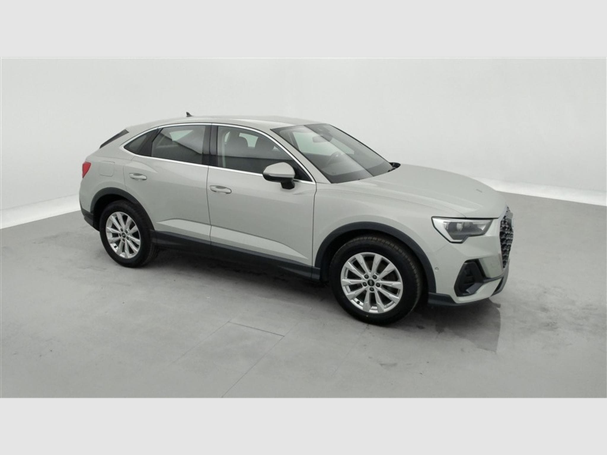 Audi Q3 Sportback 35 TFSI Design CUIR/NAVI/FULL LED/JA18 (2021) - Photo 24