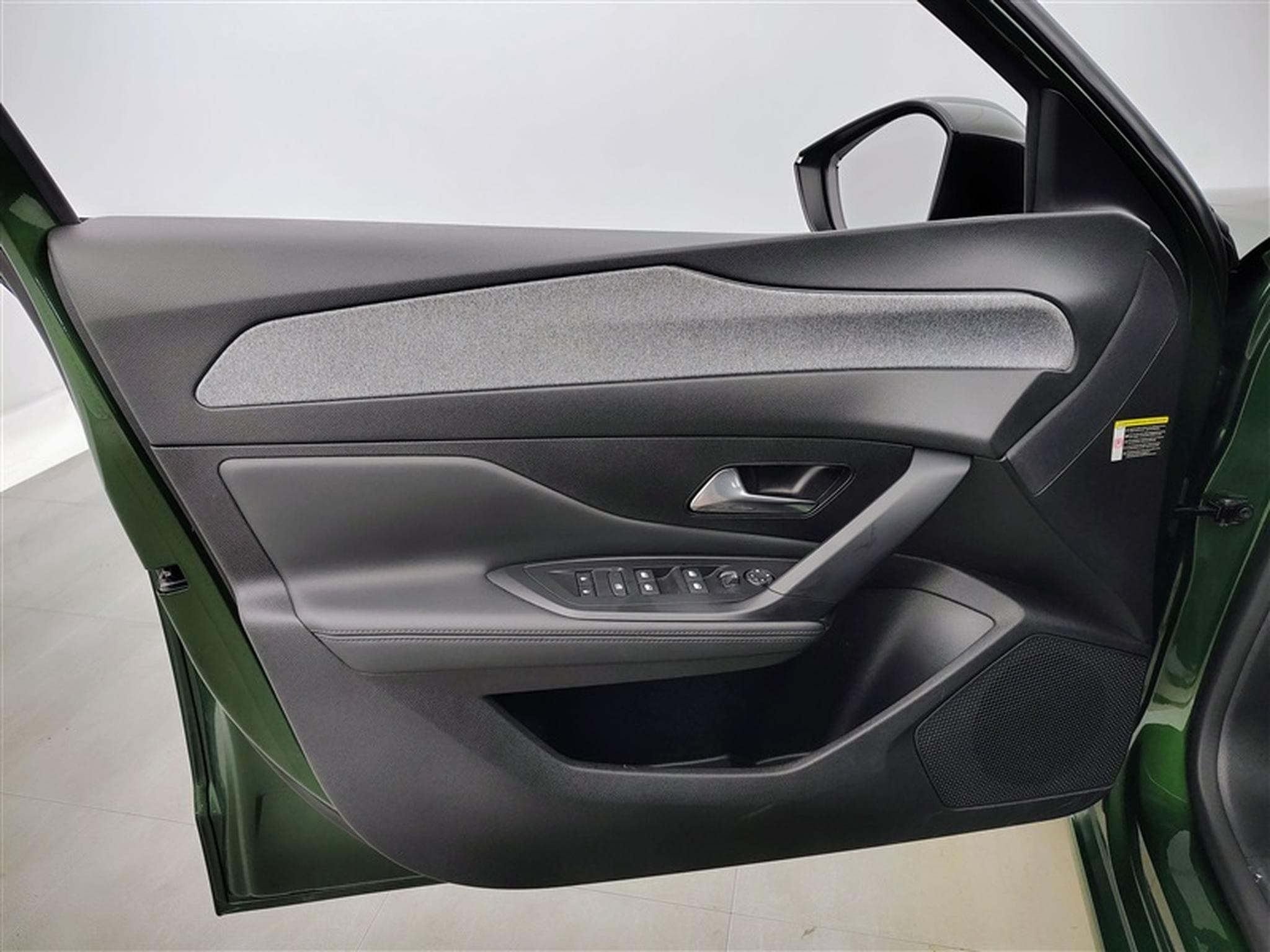 Peugeot 308 1.2 PureTech Allure NAVI / CAMERA / CARPLAY (2023) - Photo 17