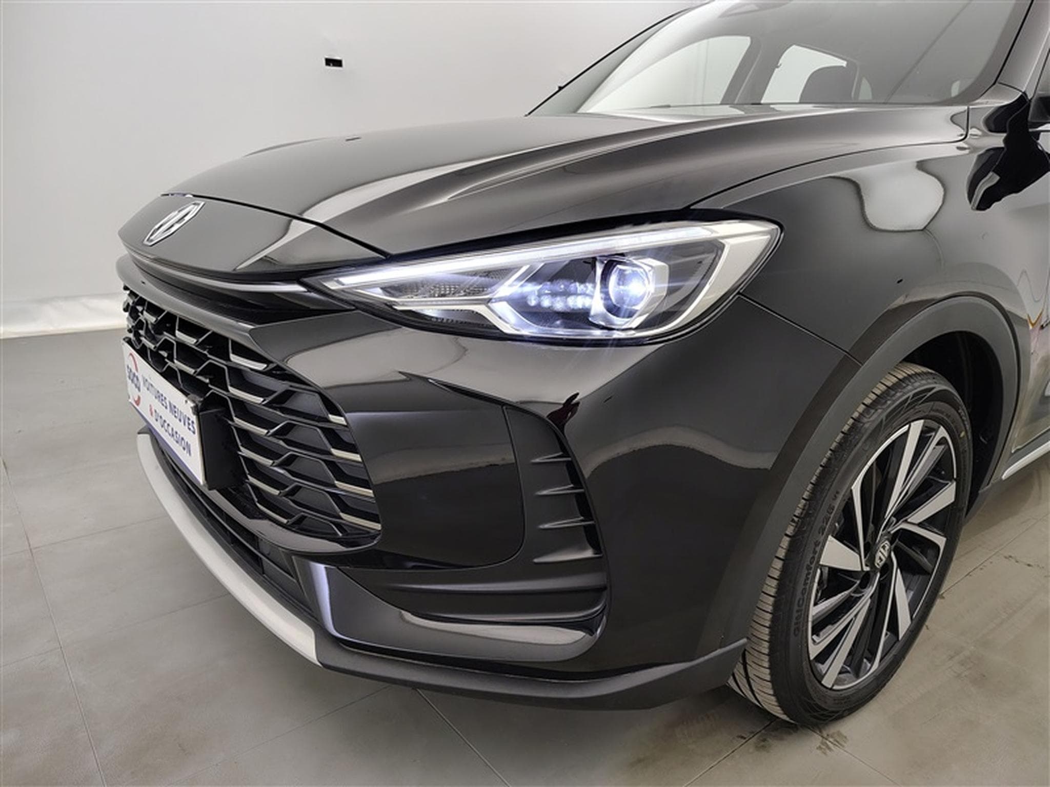 MG ZS 1.5 Hybrid+ Luxury NAVI / CAMERA / CARPLAY / ALU (2026) - Photo 15