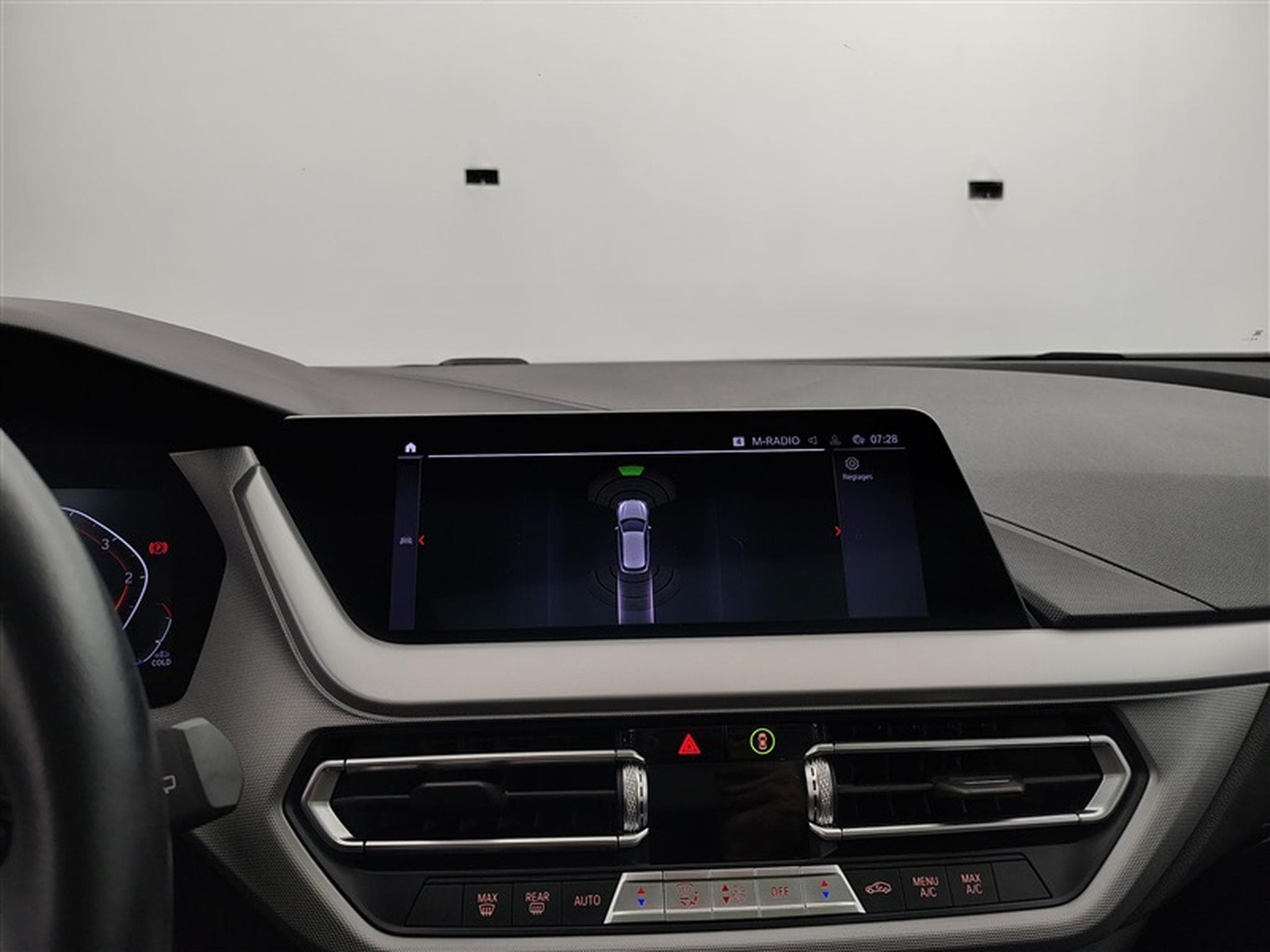 BMW 116 116 d Business Line NAVI / FULL LED / TO PANO / ALU / PDC (2021) - Photo 2