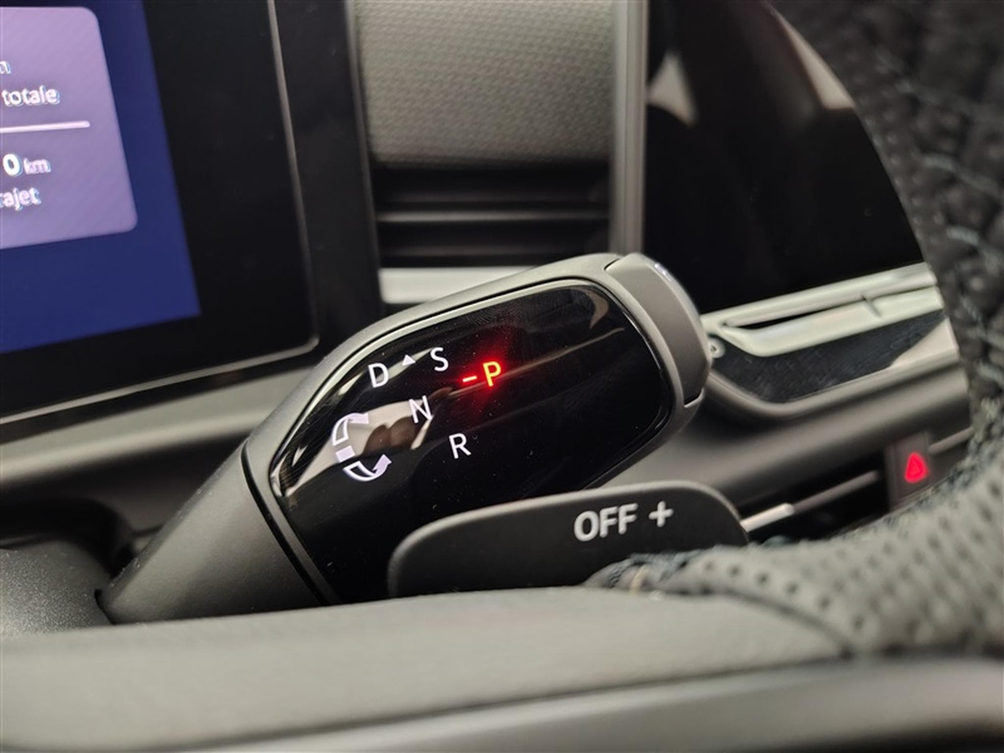 VW T-Roc 1.5 TSI 150cv DSG R-Line CARPLAY / FULL LED / PANO / CAMERA (2026) - Photo 12