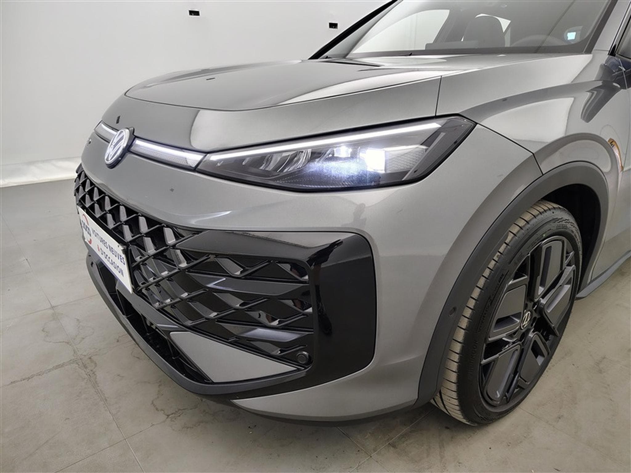 VW T-Roc 1.5 TSI 150cv DSG R-Line CARPLAY / FULL LED / PANO / CAMERA (2026) - Photo 15