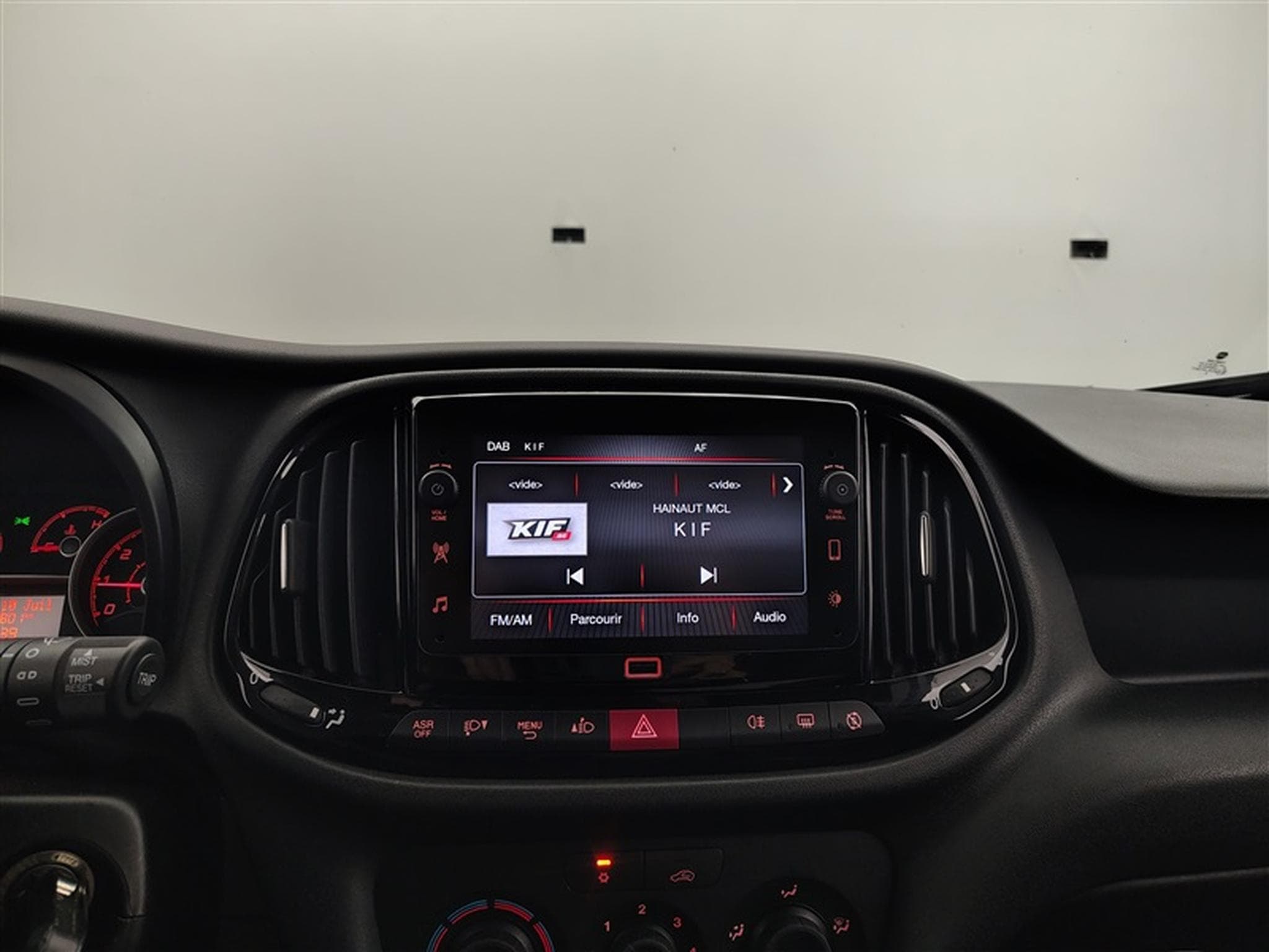 Fiat Doblo 1.6 MJET Cargo CLIM / CARPLAY (2023) - Photo 11