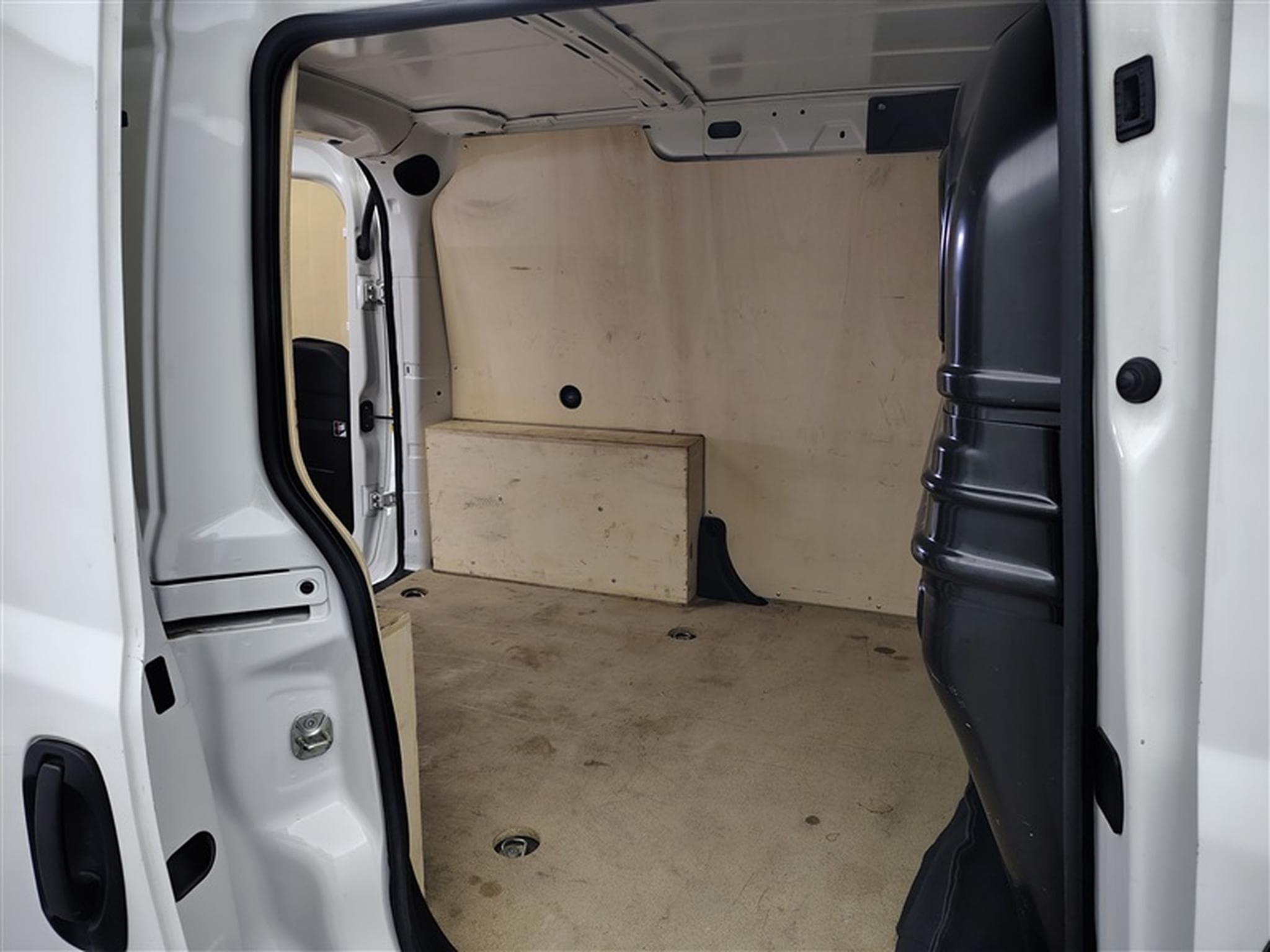 Fiat Doblo 1.6 MJET Cargo CLIM / CARPLAY (2023) - Photo 13