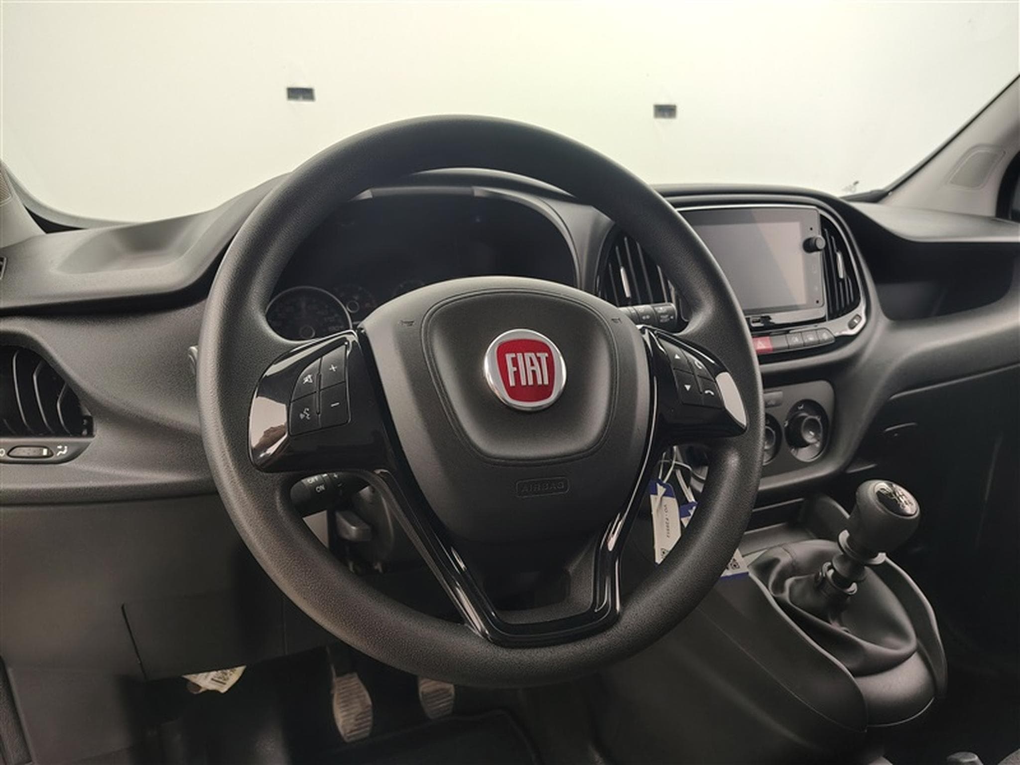 Fiat Doblo 1.6 MJET Cargo CLIM / CARPLAY (2023) - Photo 9