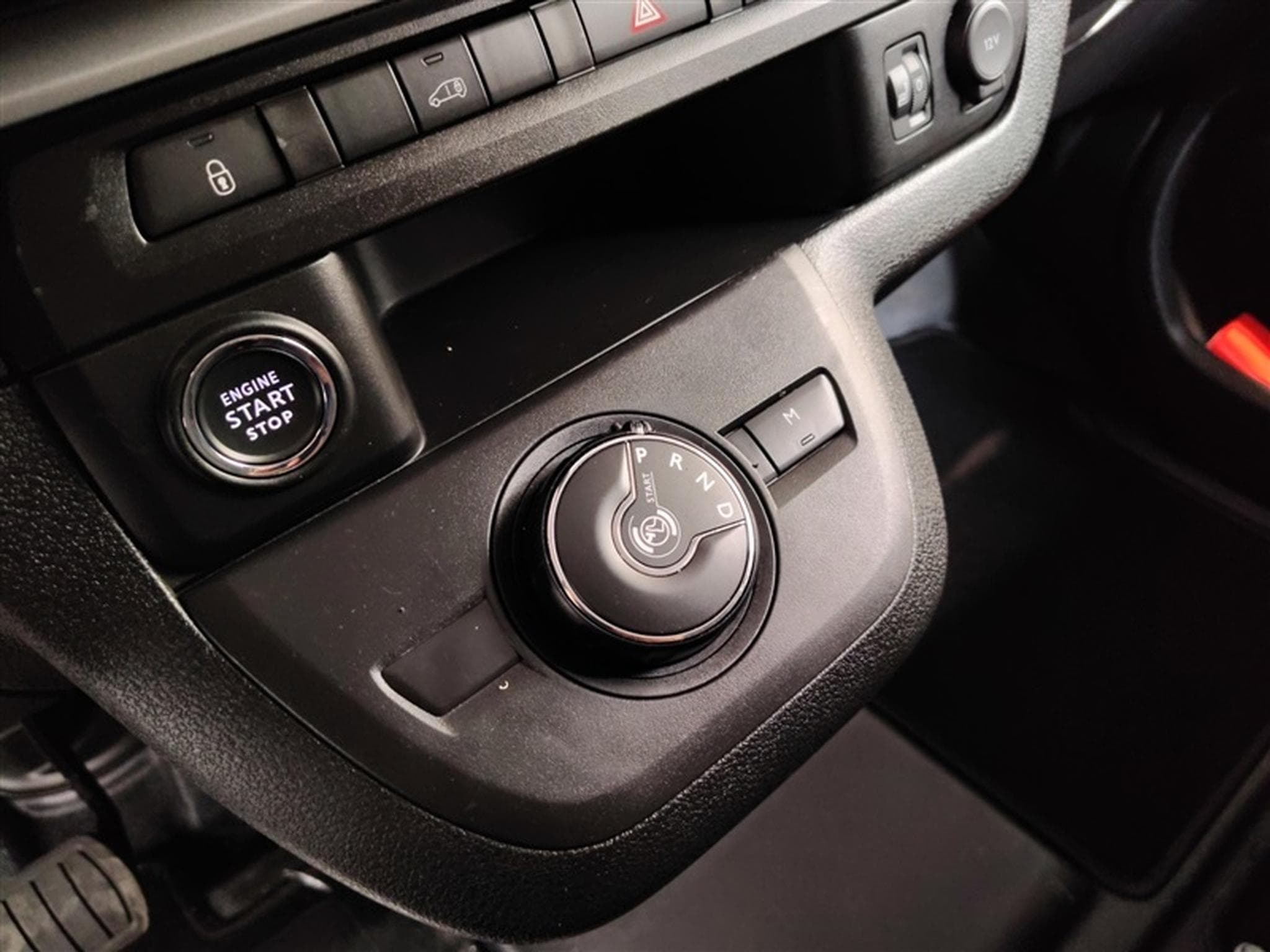 Opel Vivaro 2.0 TD L2H1 Edition AUTO/NAVI/PDC (2023) - Photo 13