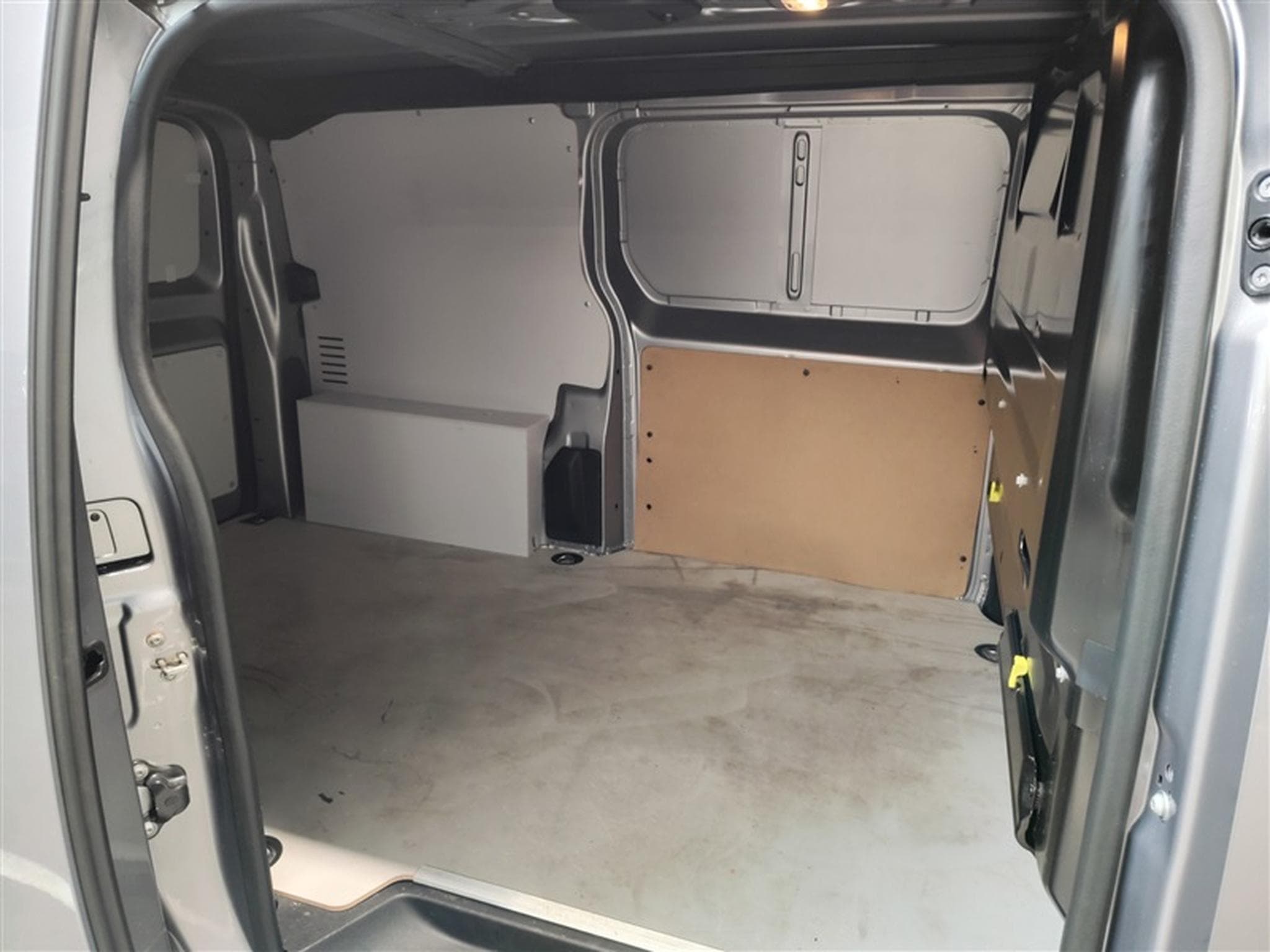 Opel Vivaro 2.0 TD L2H1 Edition AUTO/NAVI/PDC (2023) - Photo 14