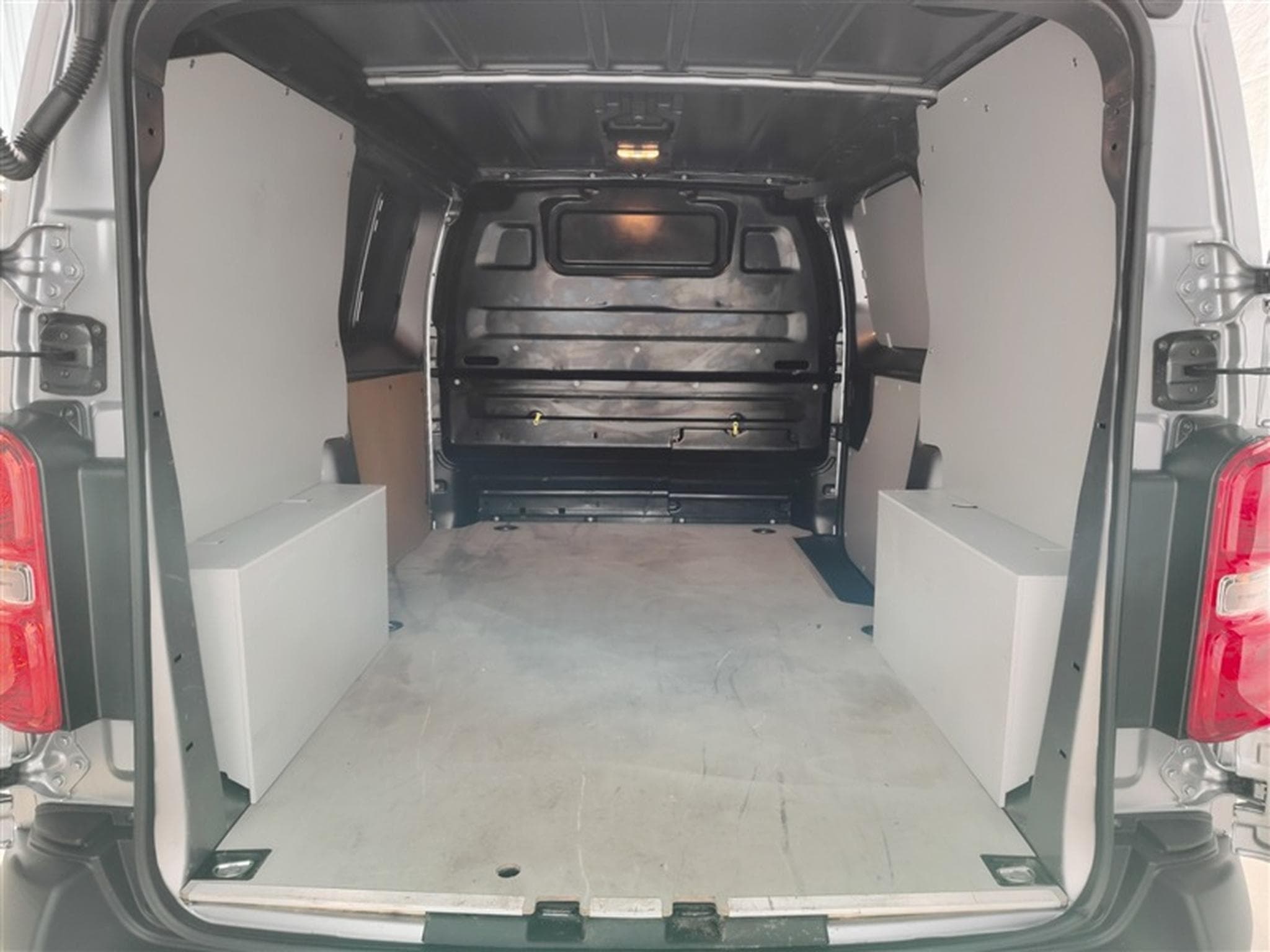 Opel Vivaro 2.0 TD L2H1 Edition AUTO/NAVI/PDC (2023) - Photo 15