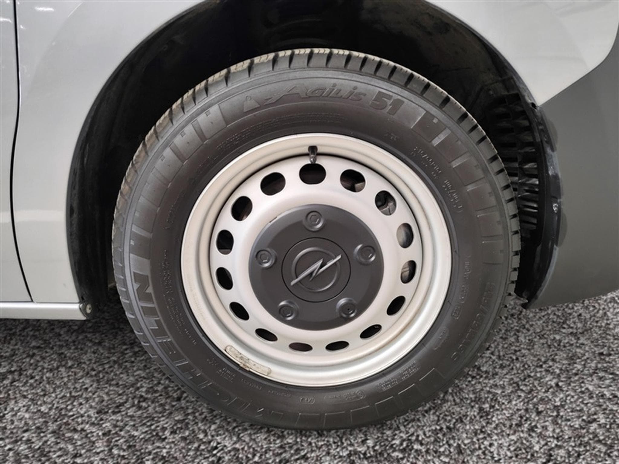 Opel Vivaro 2.0 TD L2H1 Edition AUTO/NAVI/PDC (2023) - Photo 6