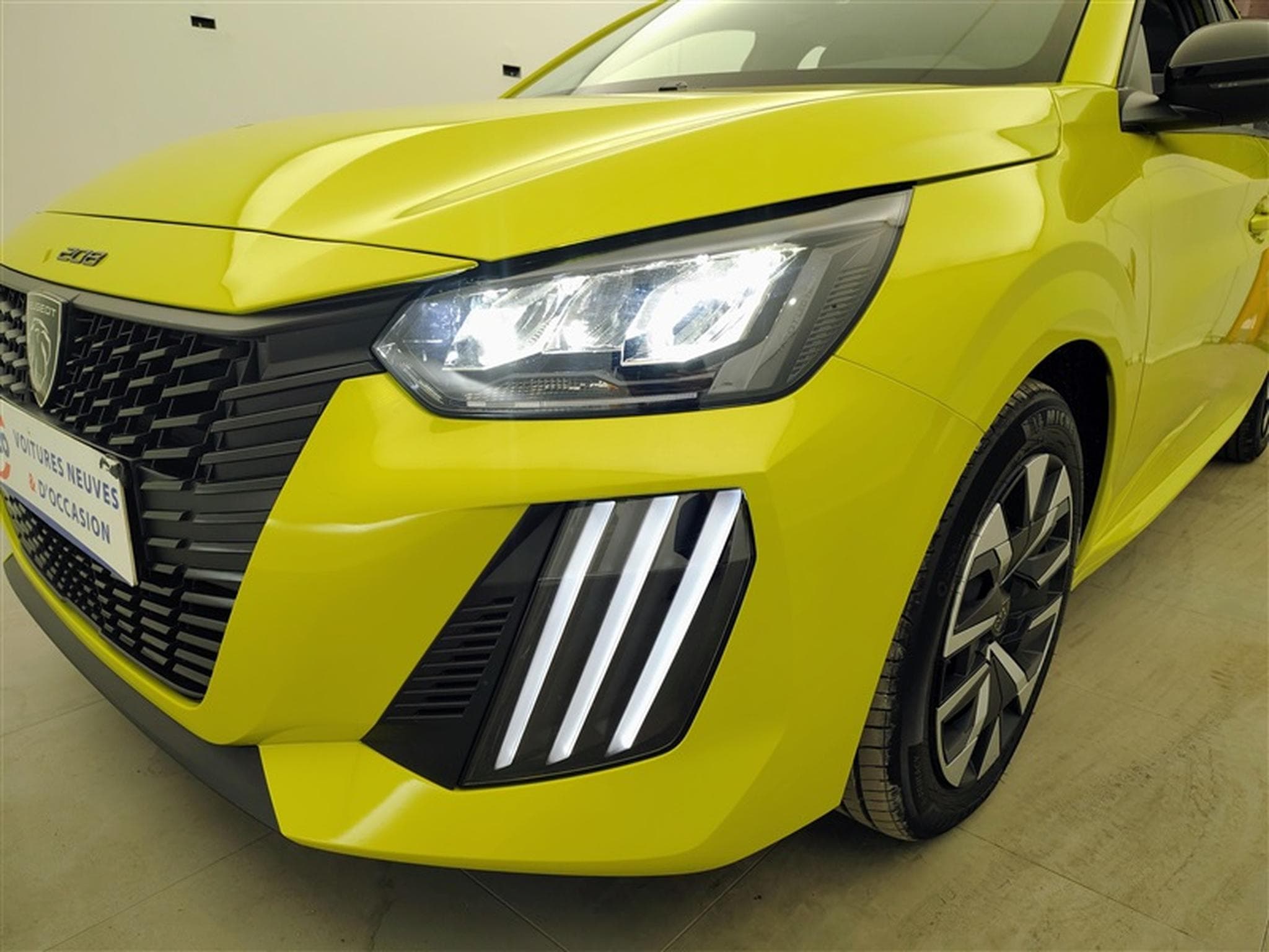 Peugeot 208 1.2i PureTech 100cv Style CARPLAY / PDC (2026) - Photo 15