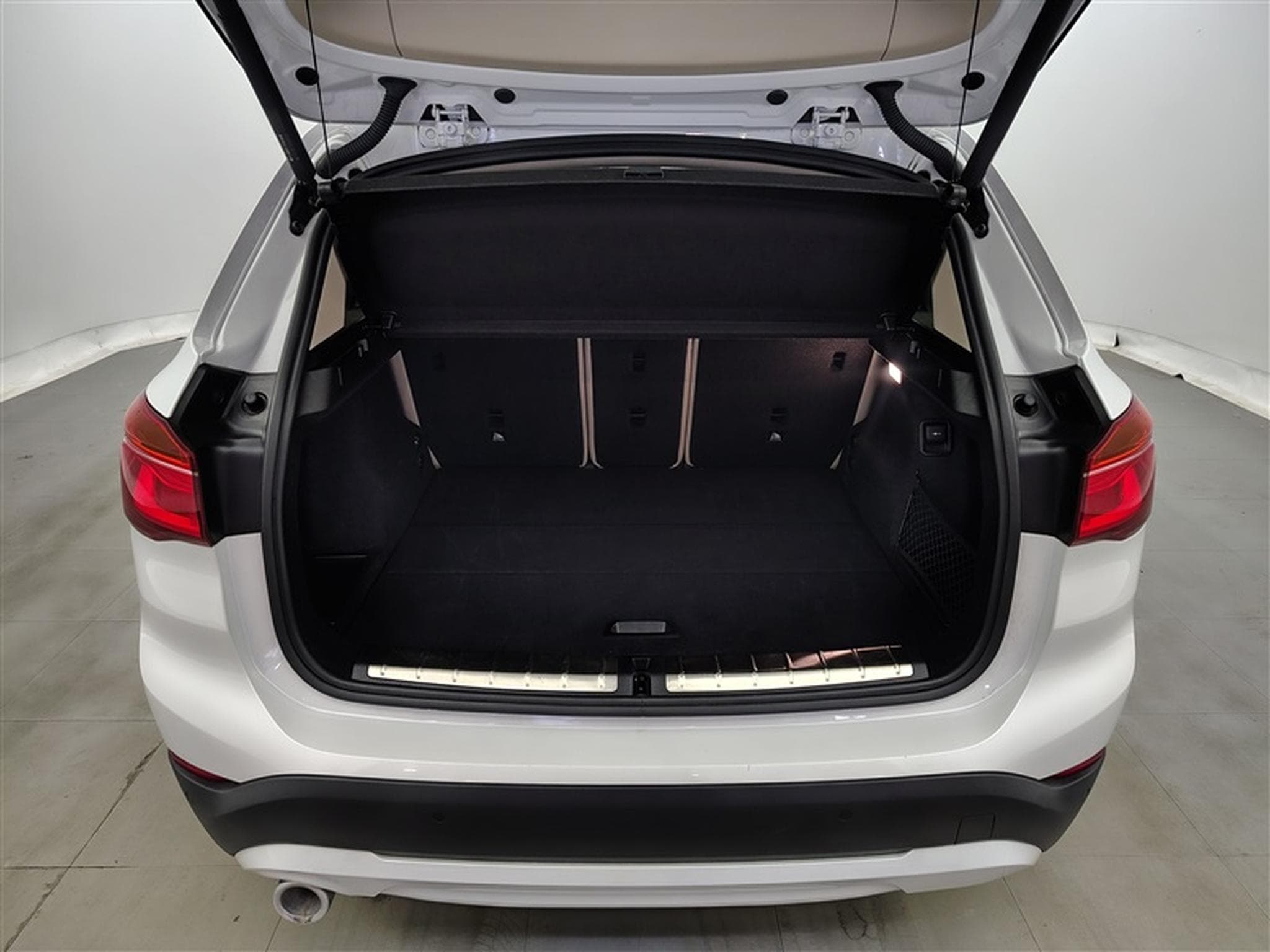 BMW X1 1.5 dA sDrive16 NAVI / CUIR / TOIT PANO (2021) - Photo 14