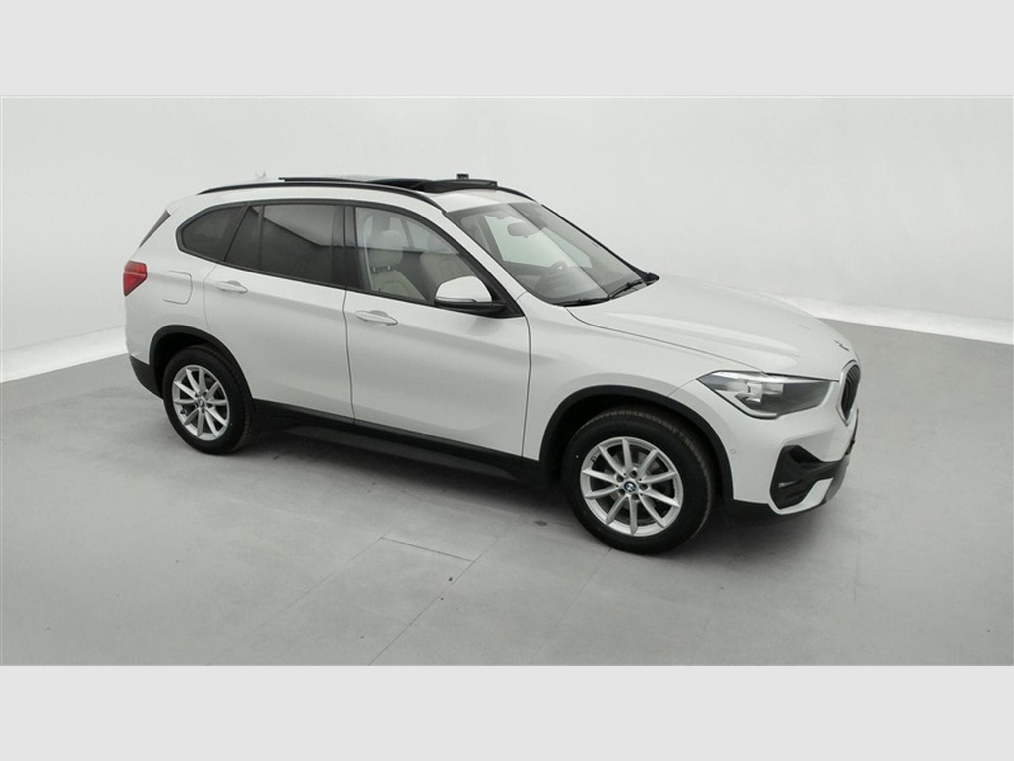 BMW X1 1.5 dA sDrive16 NAVI / CUIR / TOIT PANO (2021) - Photo 23