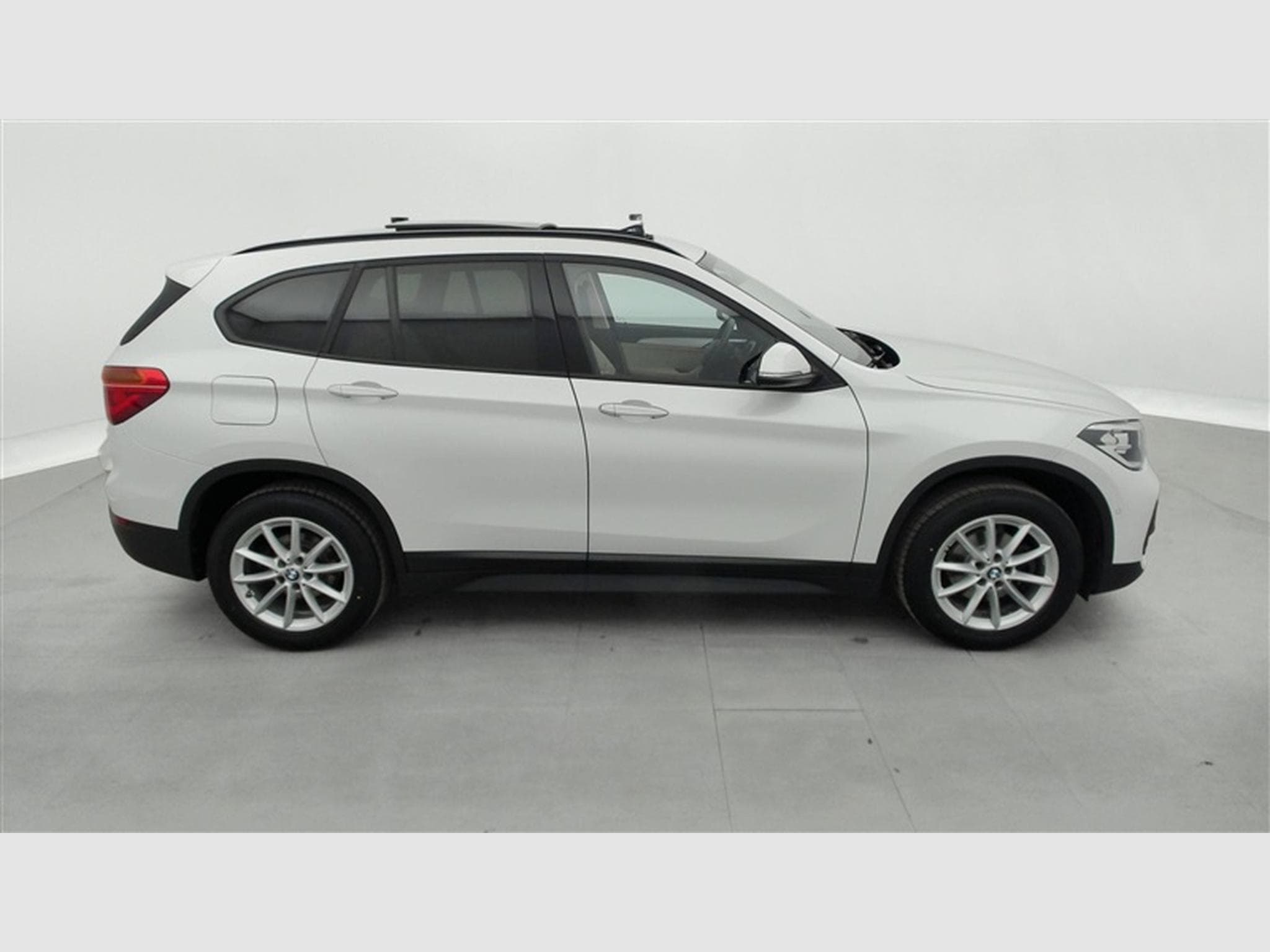 BMW X1 1.5 dA sDrive16 NAVI / CUIR / TOIT PANO (2021) - Photo 24