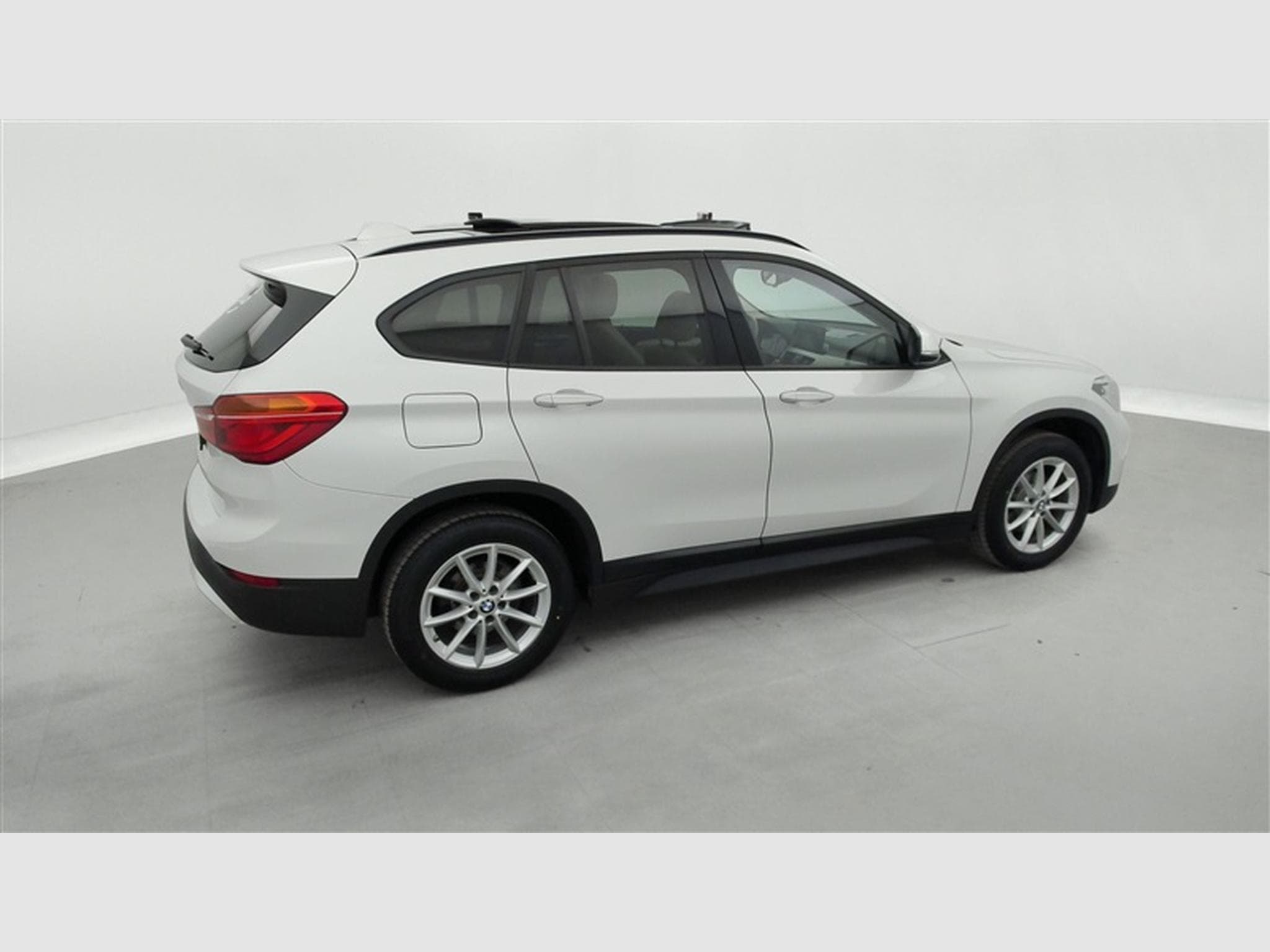 BMW X1 1.5 dA sDrive16 NAVI / CUIR / TOIT PANO (2021) - Photo 25