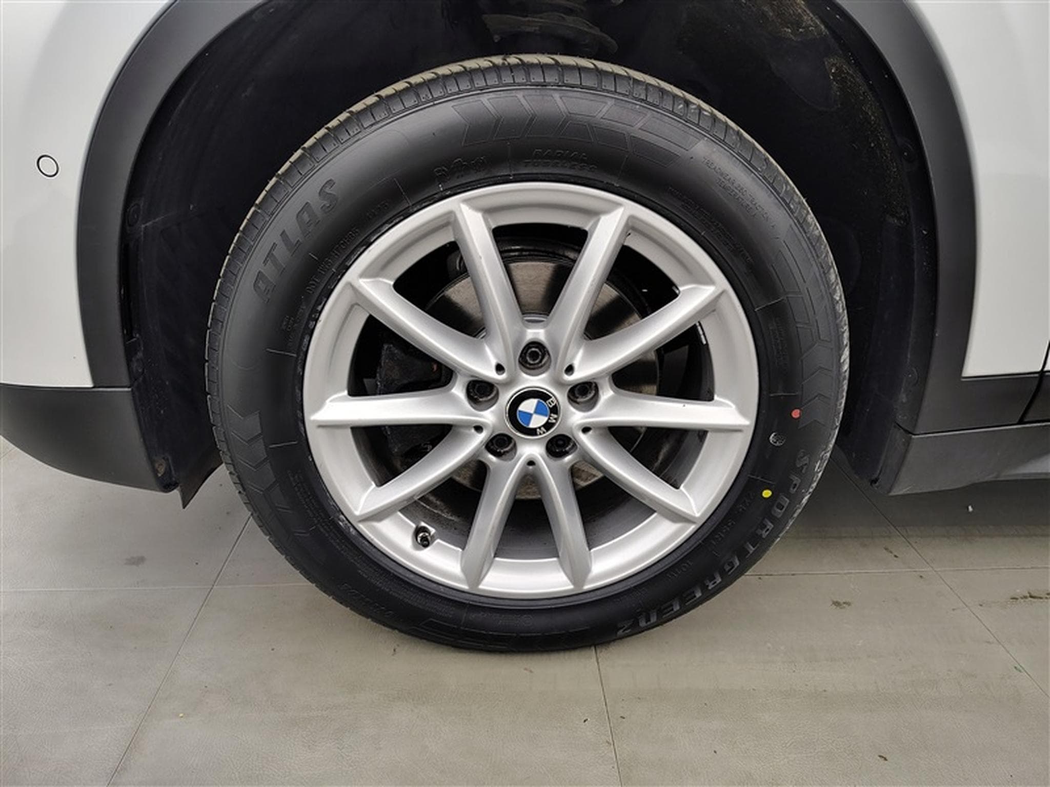 BMW X1 1.5 dA sDrive16 NAVI / CUIR / TOIT PANO (2021) - Photo 6