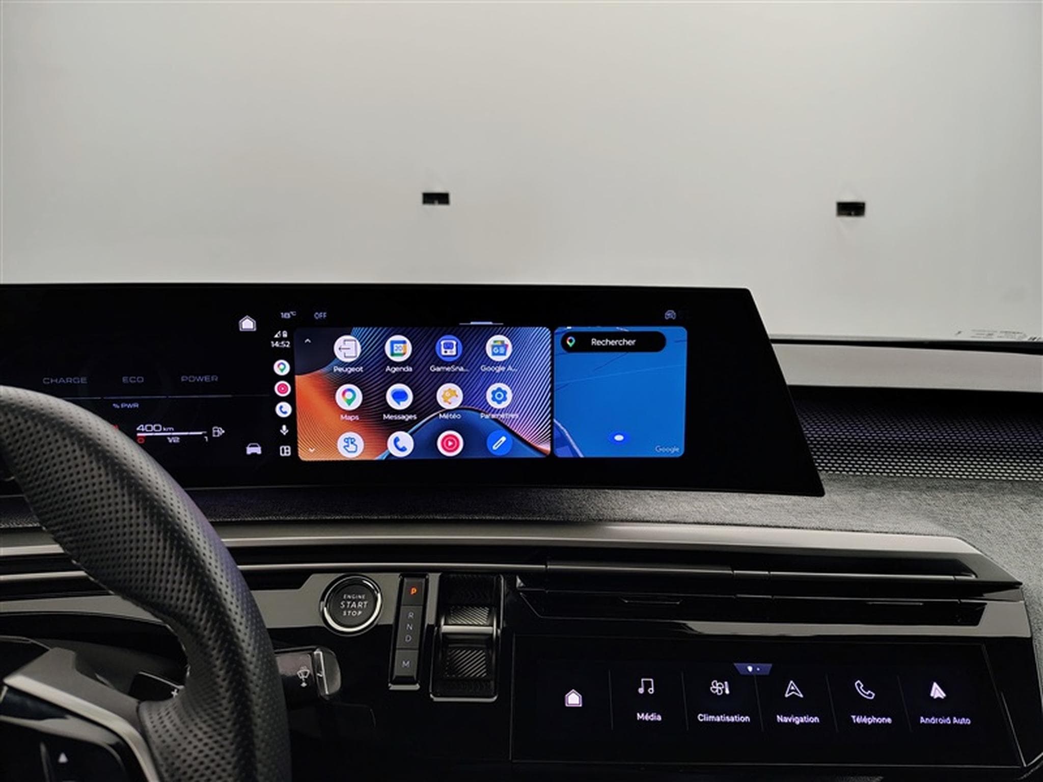 Peugeot 5008 1.2 Hybrid 145Cv e-DCS6 GT 7PL / NAVI / CARPLAY / CAMERA (2025) - Photo 22
