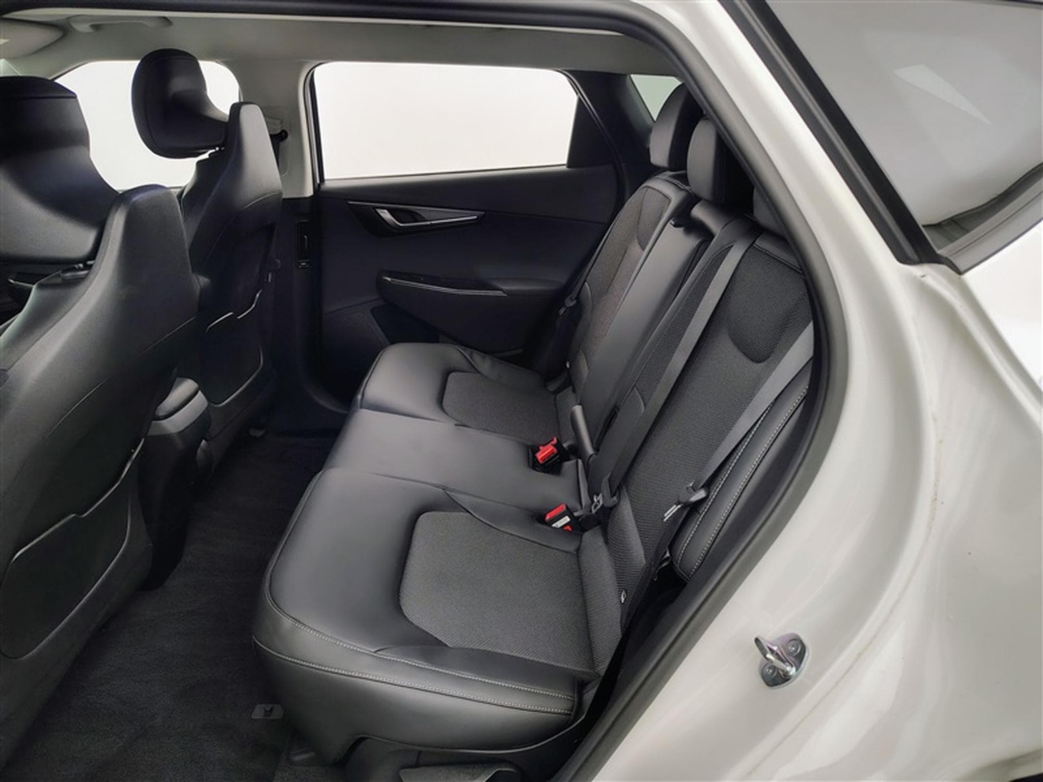 Kia EV6 EV6 Edition NAVI / FULL LED / CUIR PARTIEL / CAMERA (2025) - Photo 13