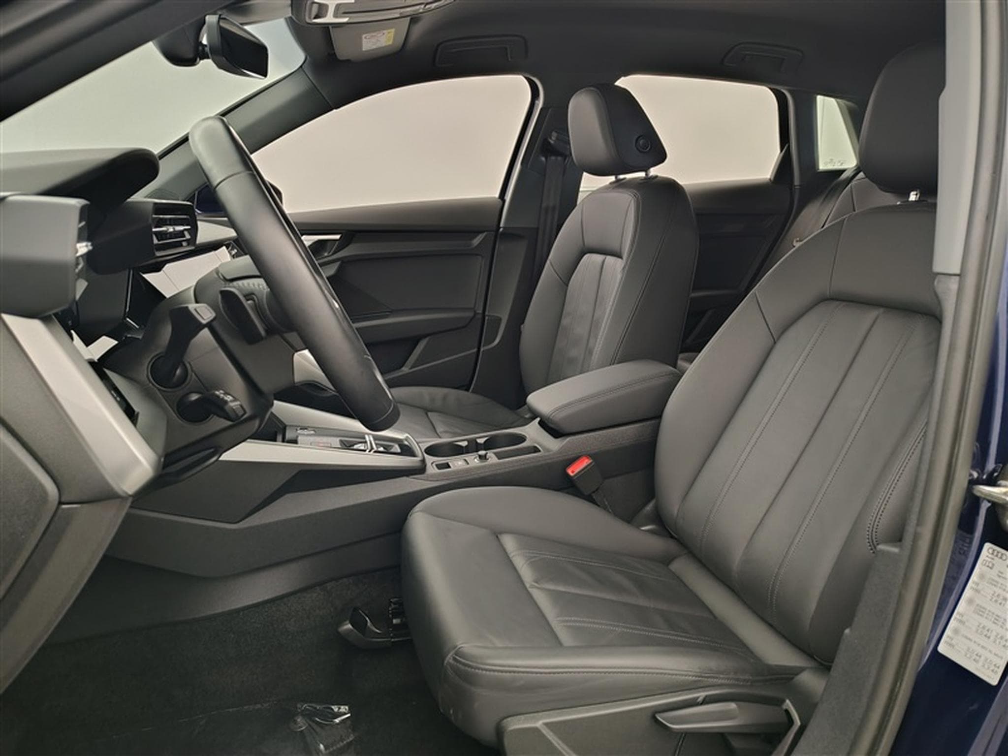Audi A3 Sportback PHEV 40 TFSI e S tronic Cuir / Navi (2022) - Photo 7