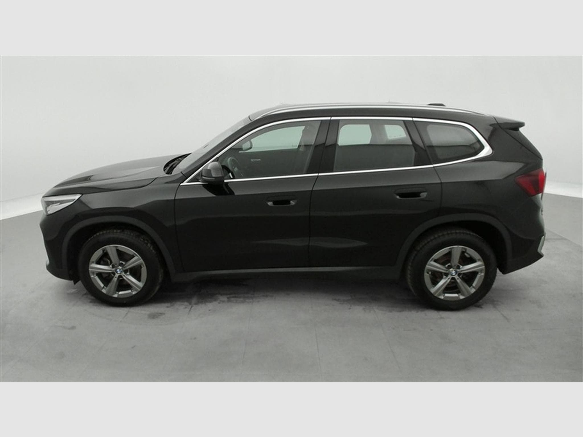 BMW X1 1.5iA sDrive20 MHEV NAVI/FULL LED/JA/PDC AV AR (2023) - Photo 3