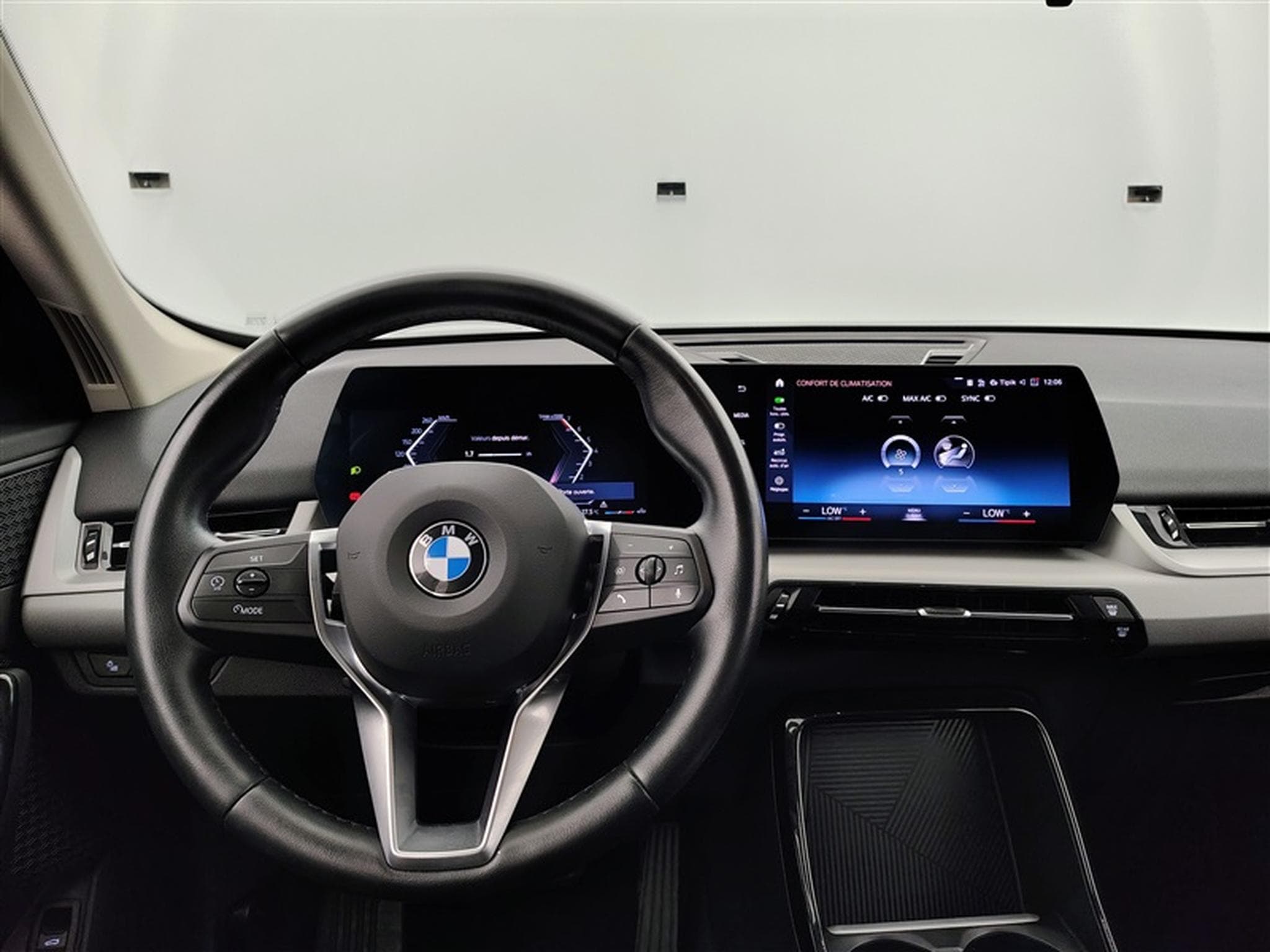 BMW X1 1.5iA sDrive20 MHEV NAVI/FULL LED/JA/PDC AV AR (2023) - Photo 9