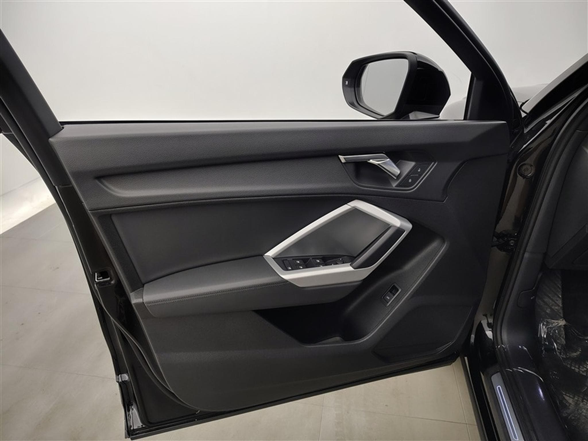 Audi Q3 35 TFSI S-line **NAVI/CAM/ALCANTARA/AUTO** (2023) - Photo 17