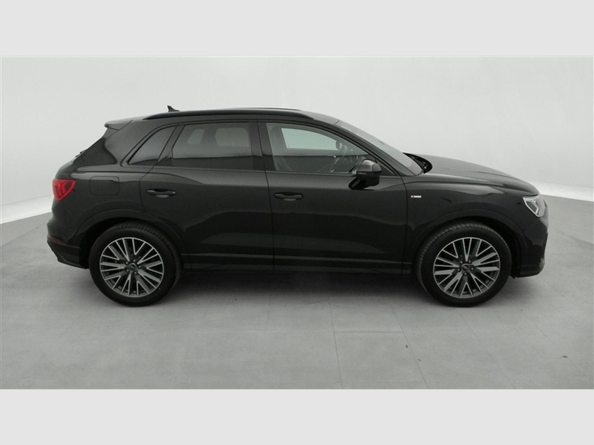 Audi Q3 35 TFSI S-line **NAVI/CAM/ALCANTARA/AUTO** (2023) - Photo 25