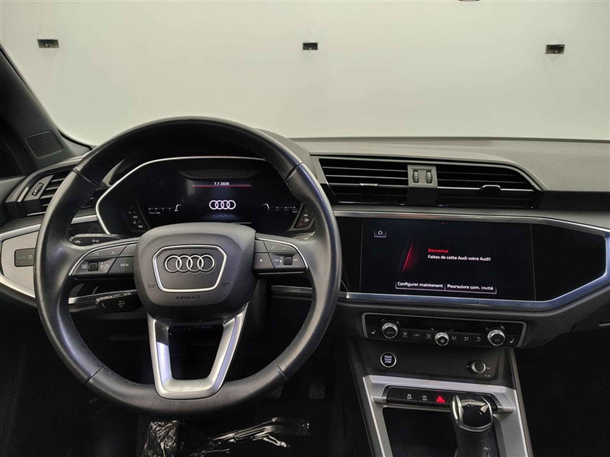 Audi Q3 35 TFSI S-line **NAVI/CAM/ALCANTARA/AUTO** (2023) - Photo 9