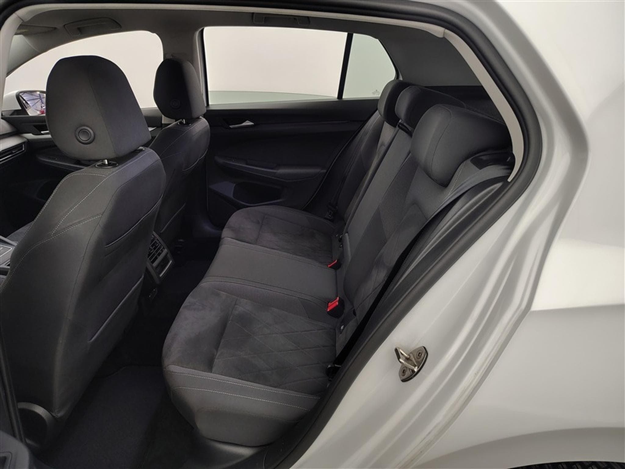 VW Golf 1.0 TSI Life  Navi / Led / PDC av+ar (2023) - Photo 13